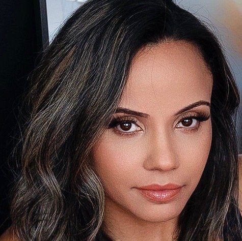 Headshot of Caroline Veillette