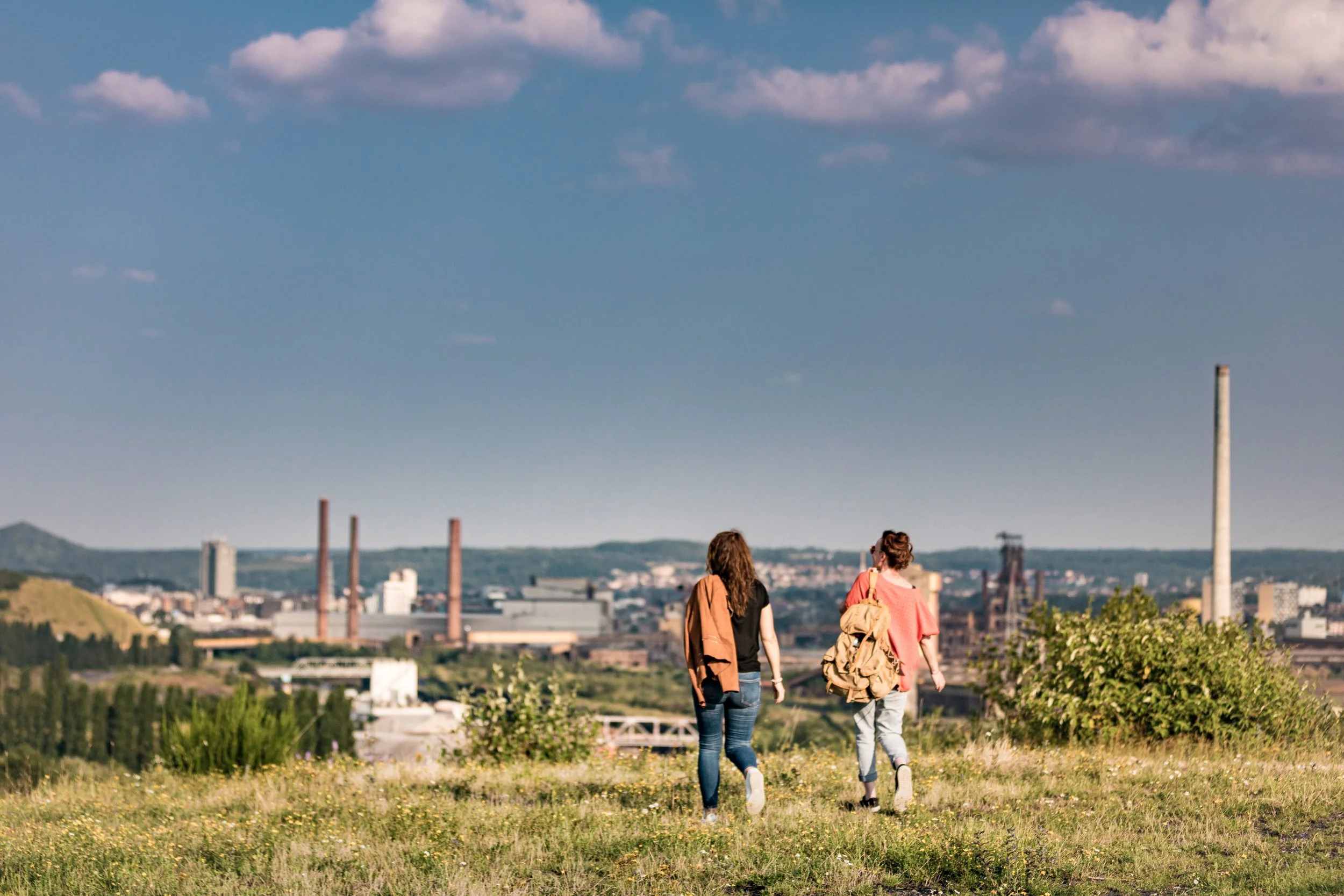 00028244-WBT - Bruno D'Alimonte-Charleroi | Terril 2 amies.JPEG