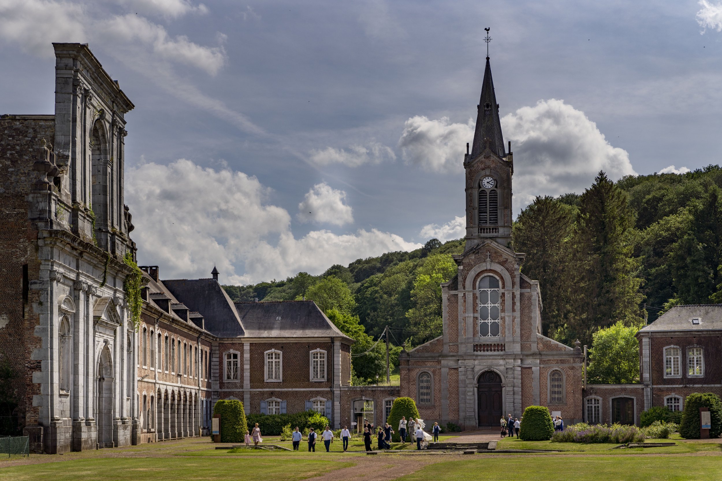 00050541-WBT - Henning Angerer-Vestiges de l'Abbaye d'Aulne.JPEG