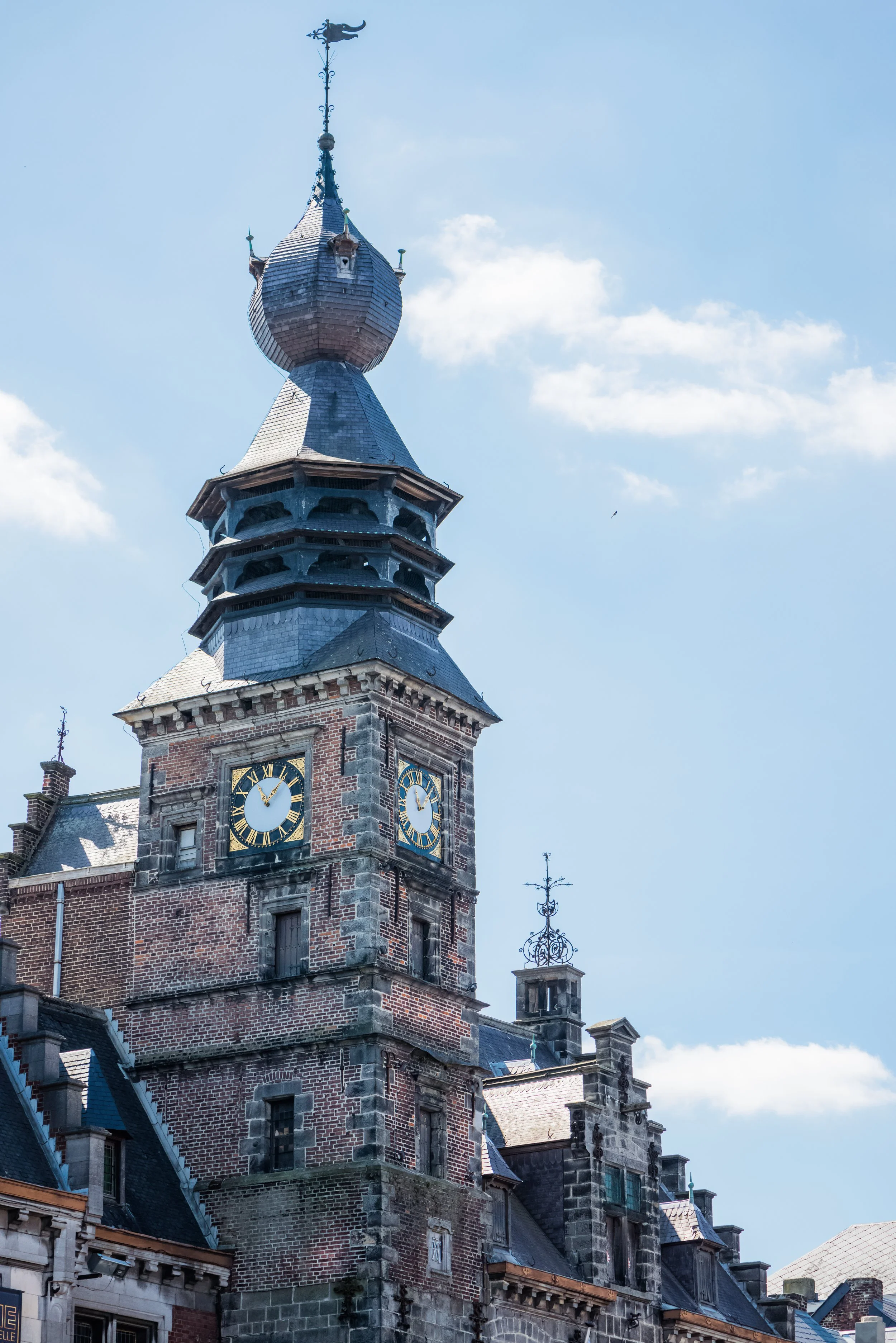 00046927-Arthurs-H-Beffroi de Binche.JPEG