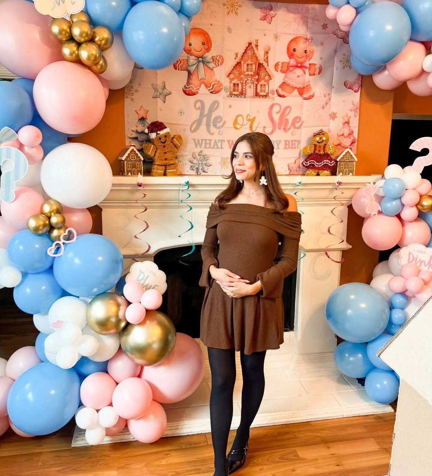 Whats baking this holiday season?? 💙

#genderreveal #balloongarland #balloons