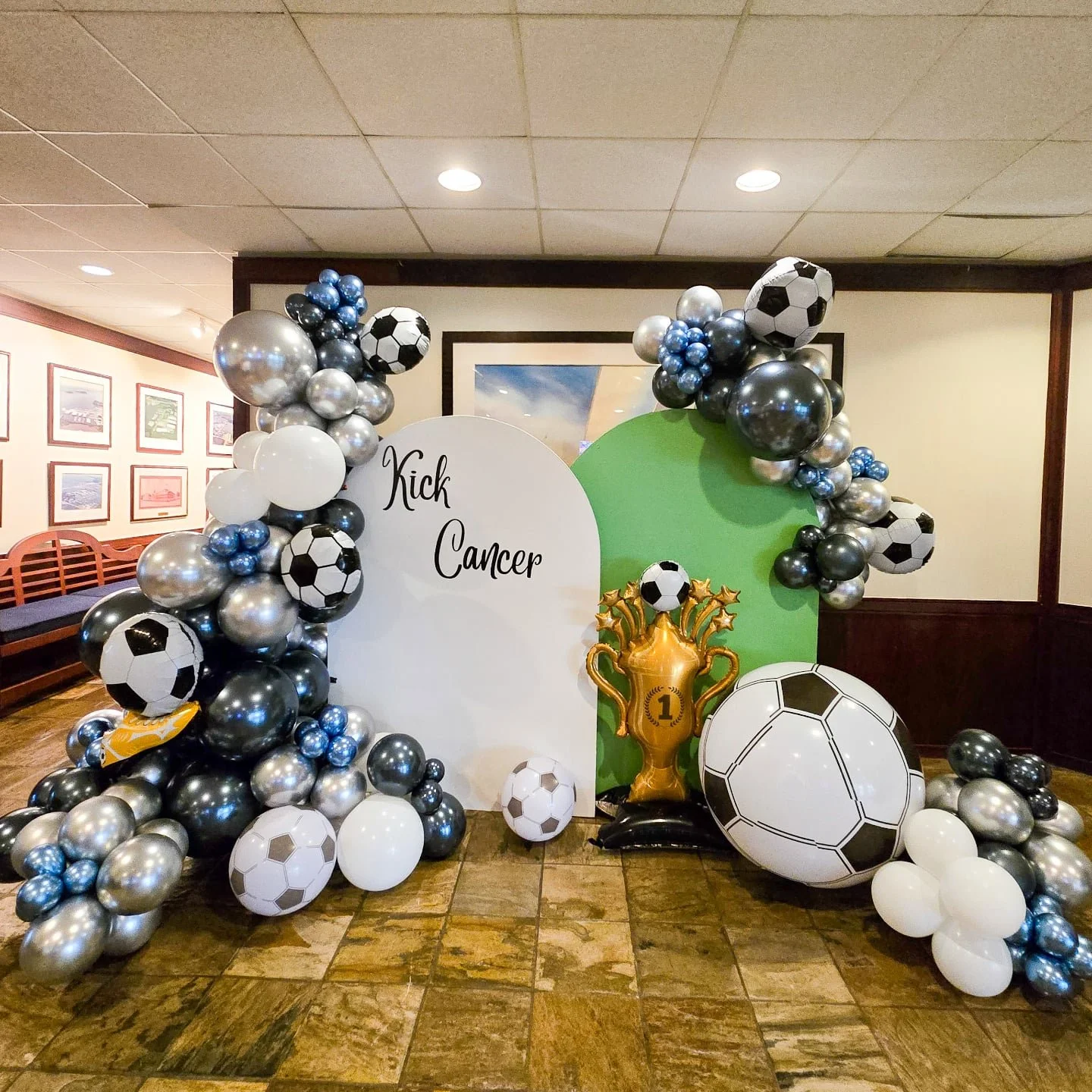 Ready for Kick-off. 

#balloons #balloonartist #worldcup