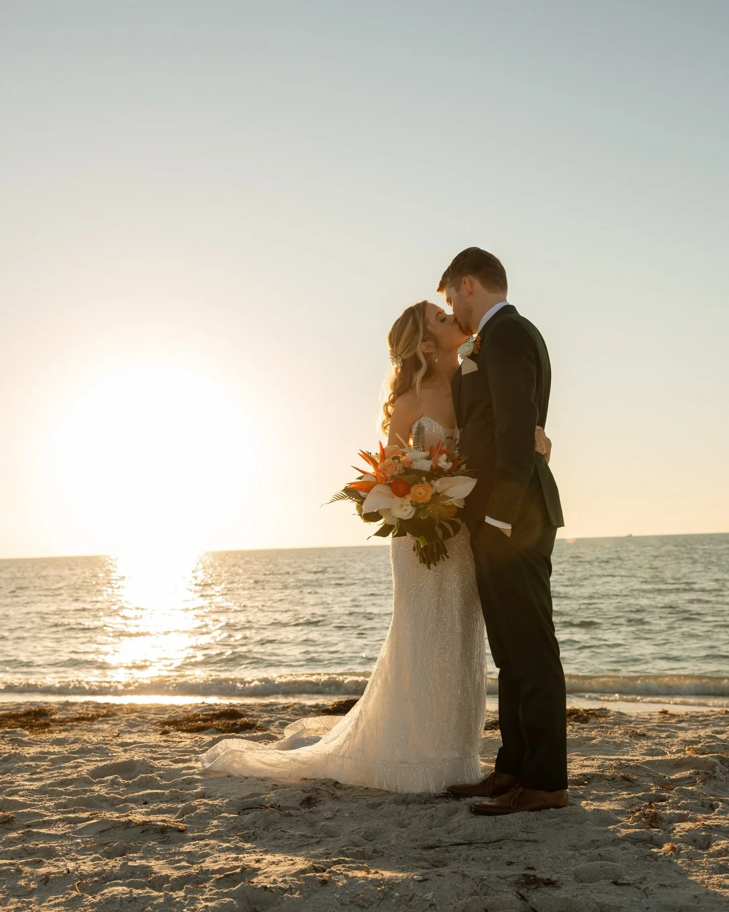 The most beautiful night for a beach wedding 💛 second shooting with @karinmariaphotography was the absolute best!!

#tampaphotographer #beachweddingphotographer #tampaweddingphotographer #tampafamilyphotographer #tampaengagementphotographer