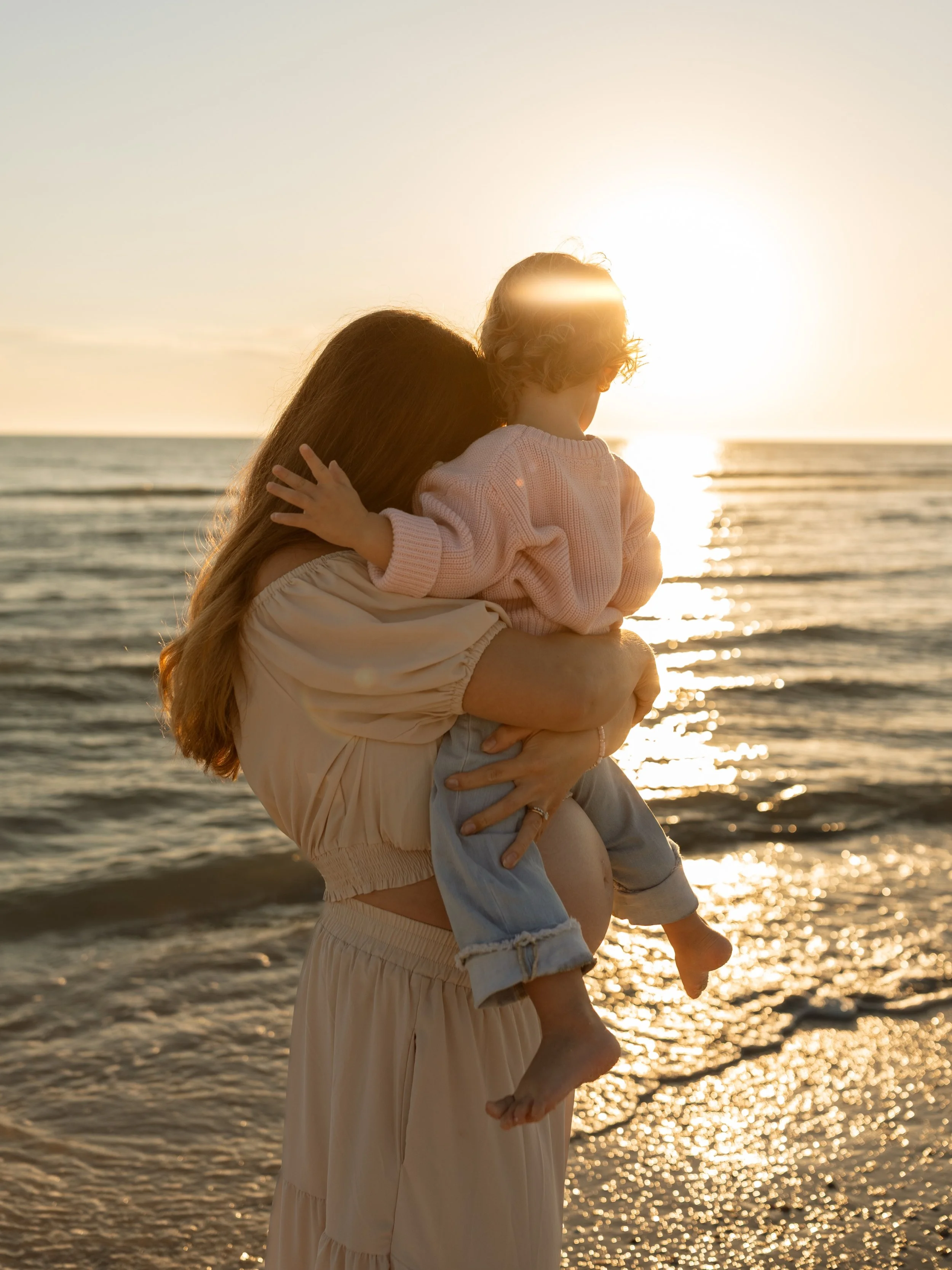A collection of little moments that mean the most 💫 

#tampafamilyphotographer #tampamaternityphotographer #beachfamilyphotos #tampaengagementphotographer family beach session, family photography, beach moments