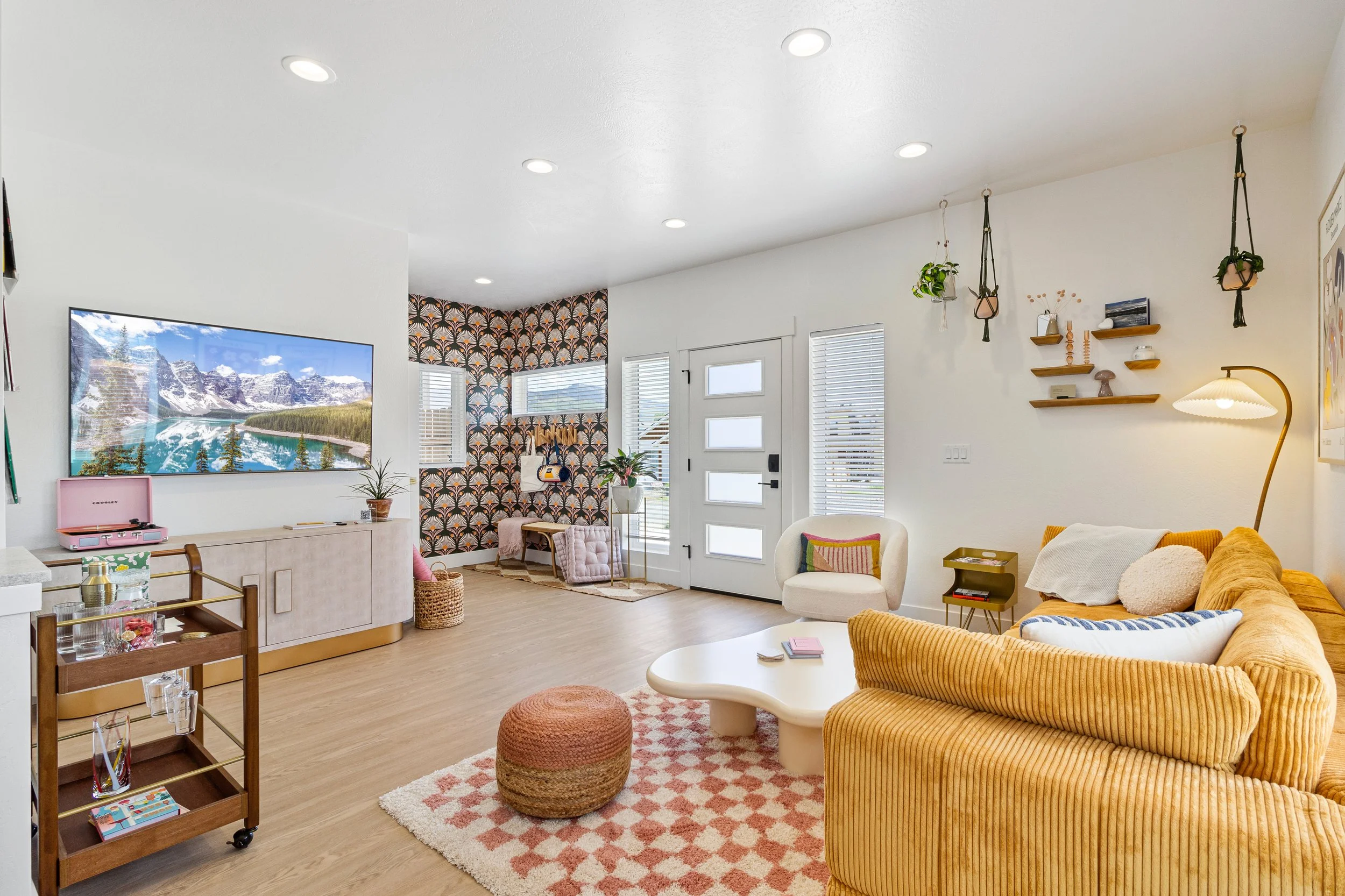 Project Year: 2024  
Project Cost: $250,000  
Style: Modern 
Description: 980 sq.ft. (440 each level) timy home featuring 2 bedrooms, 2 bathrooms and washer/dryer.  