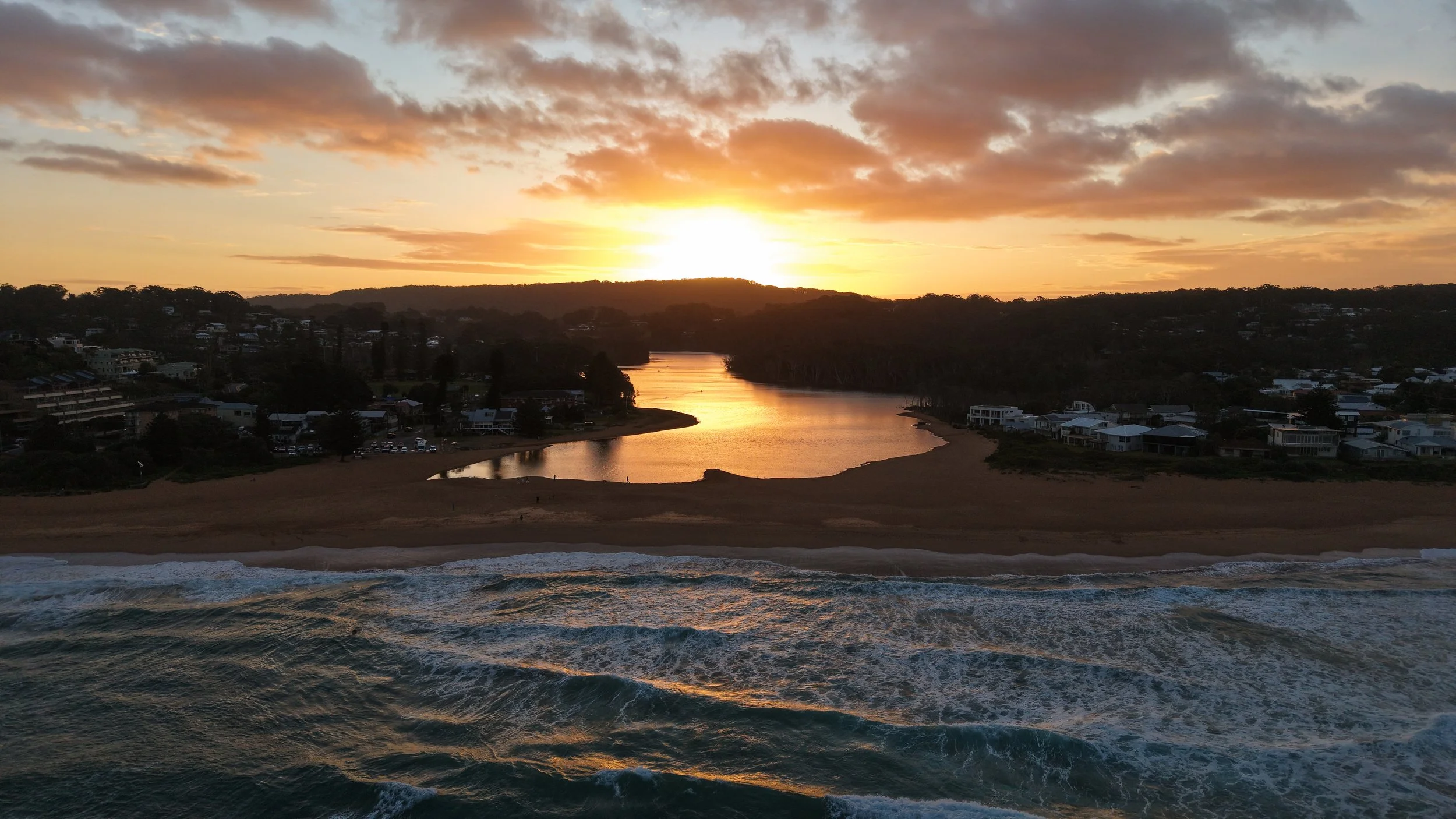 ↑ Golden Reflections: Chasing Light, Catching Gold, Brett Jeffs 