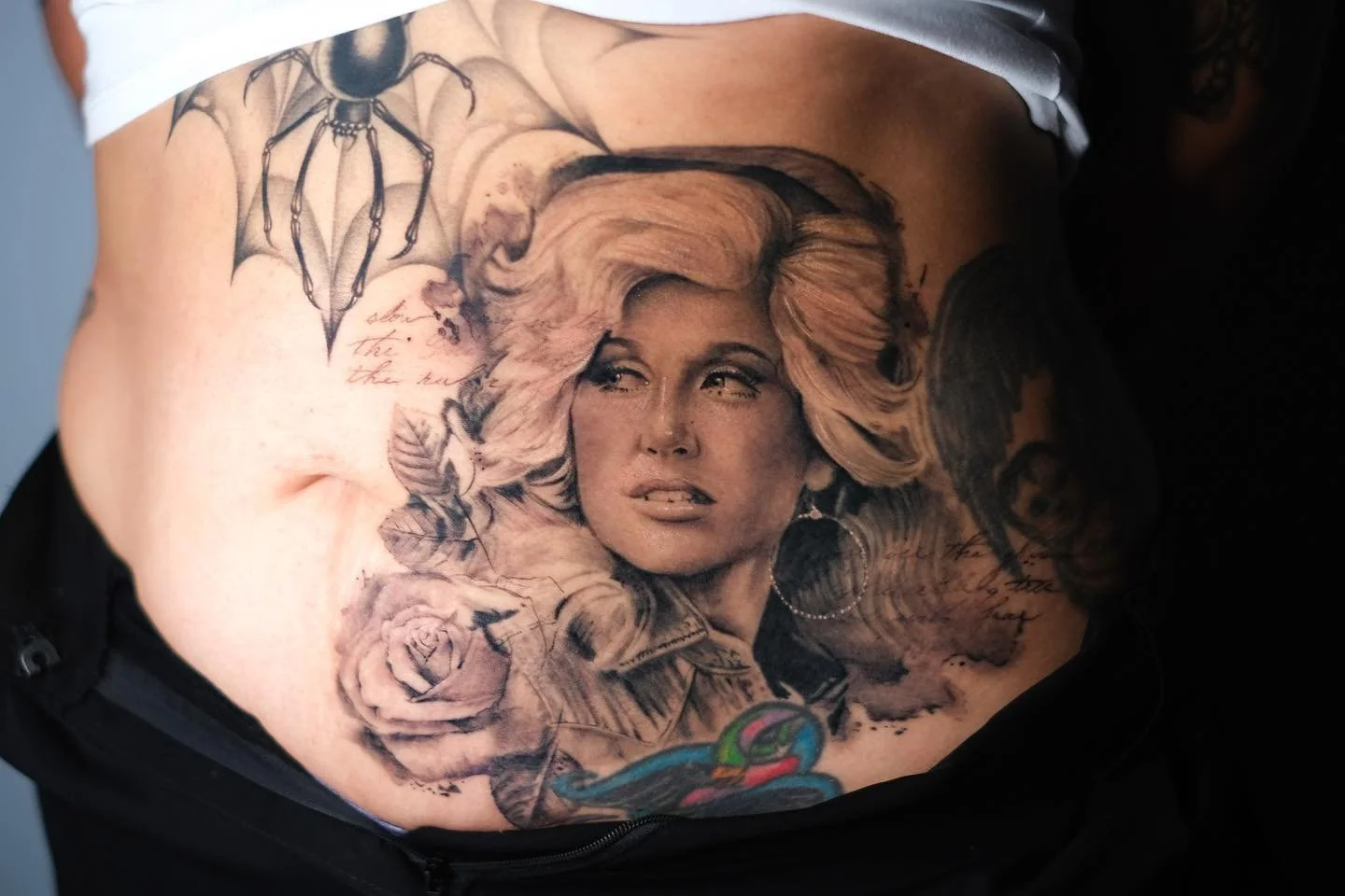 Dolly Parton retrato.jpg