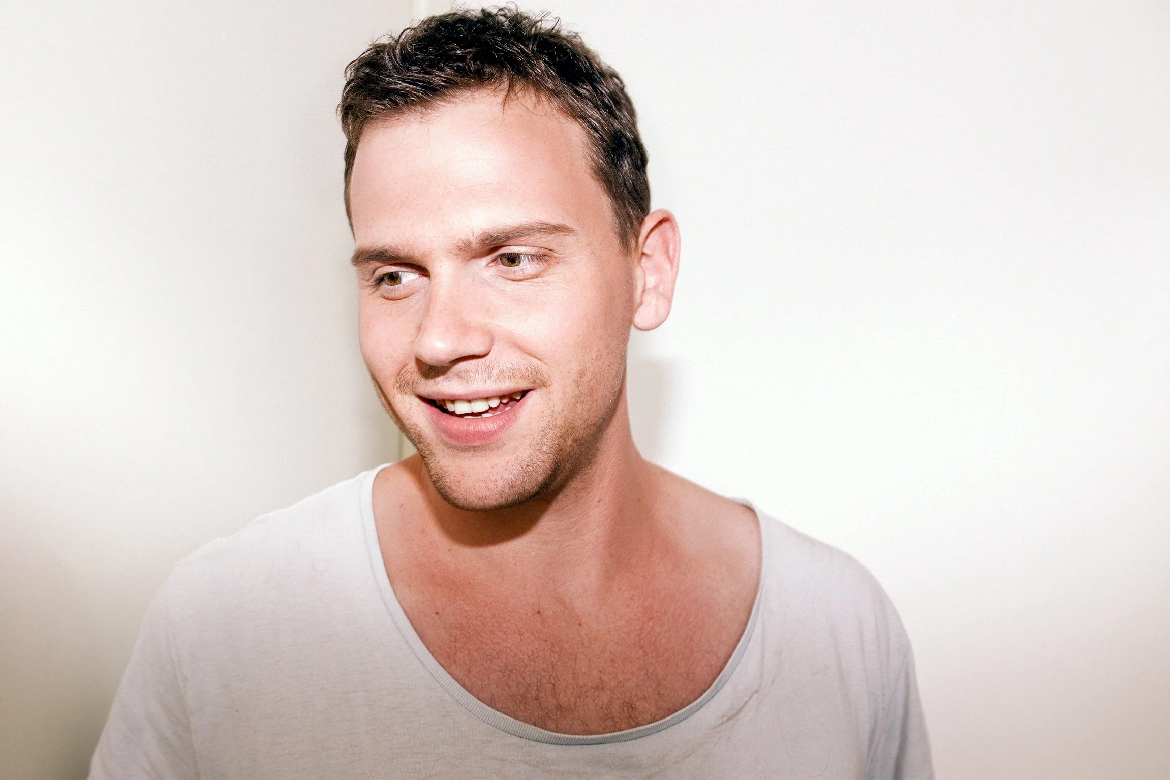 Early Buchanan promotional portrait, 2014.