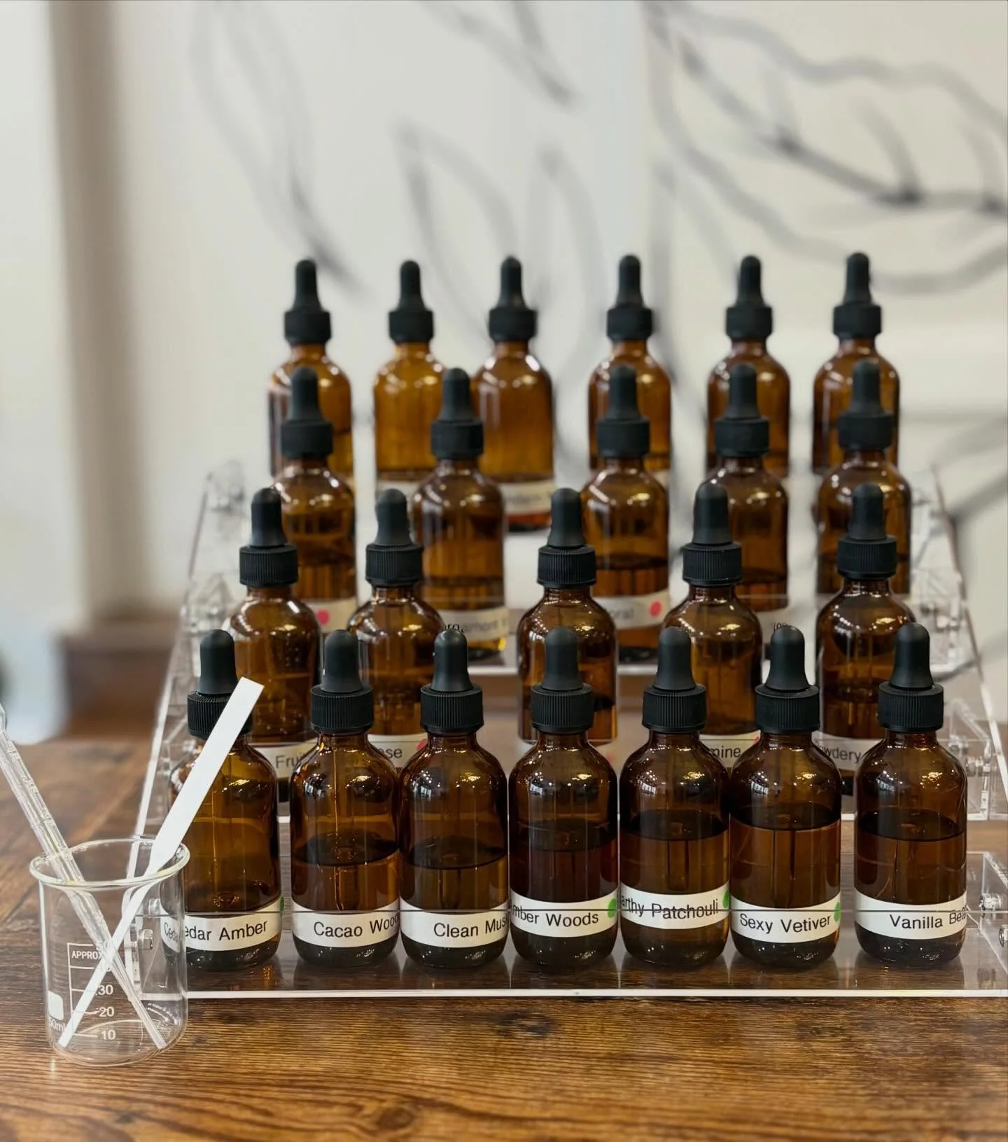 This Friday ✨
Create your own signature scent at our Perfume Bar 🤍

Mix. Blend. Bottle.
And leave smelling like YOU.

Reserve your seat 👉 www.wickpourcandlebar.com