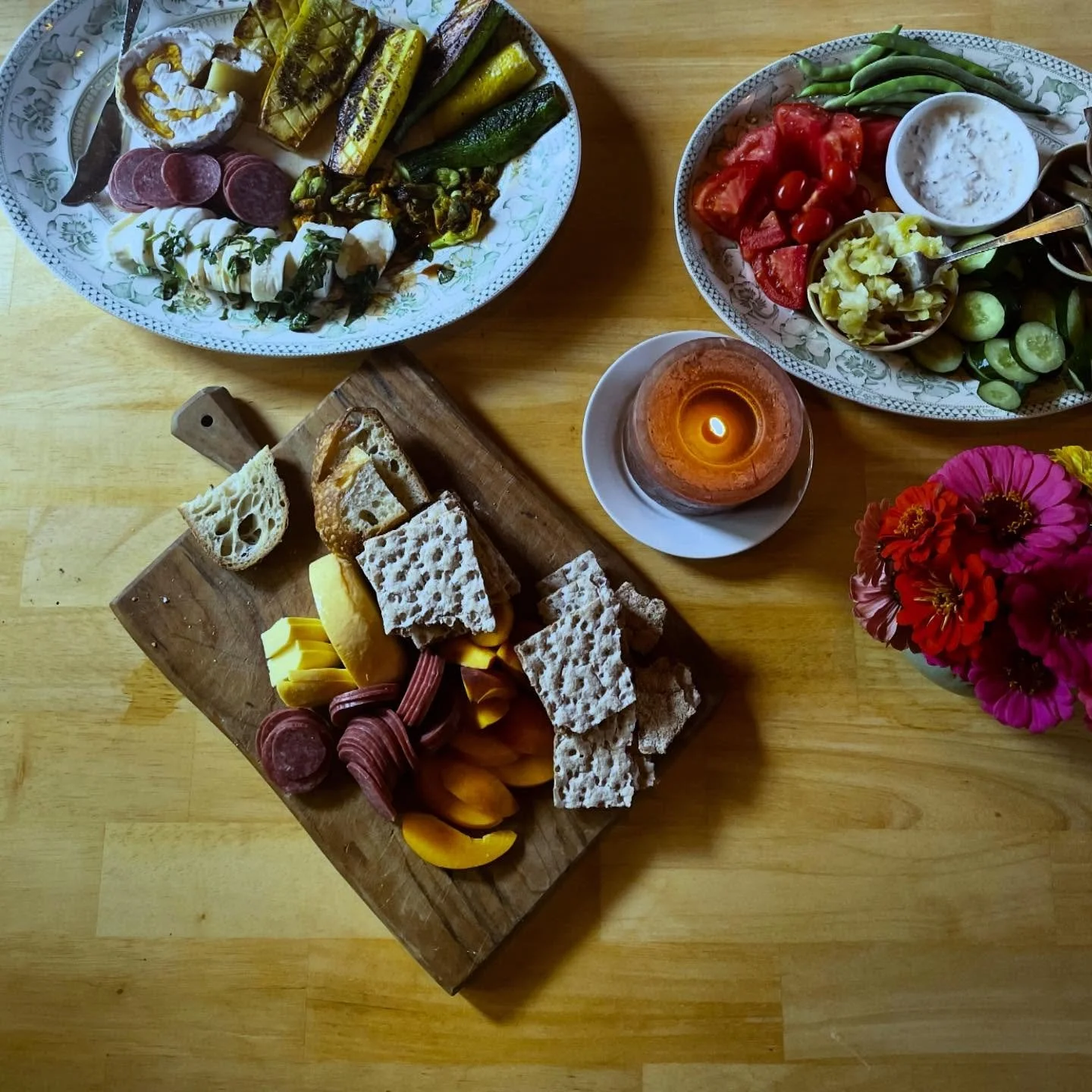 Sumer feast to the max&hellip;
Food is the hand of love that we outstretch to others!!! Ferments from @ruckerfarm.va  and tastes of summer from @russosroots and our own garden here. Feeling so much love and grateful the kids like pickled veggies as m