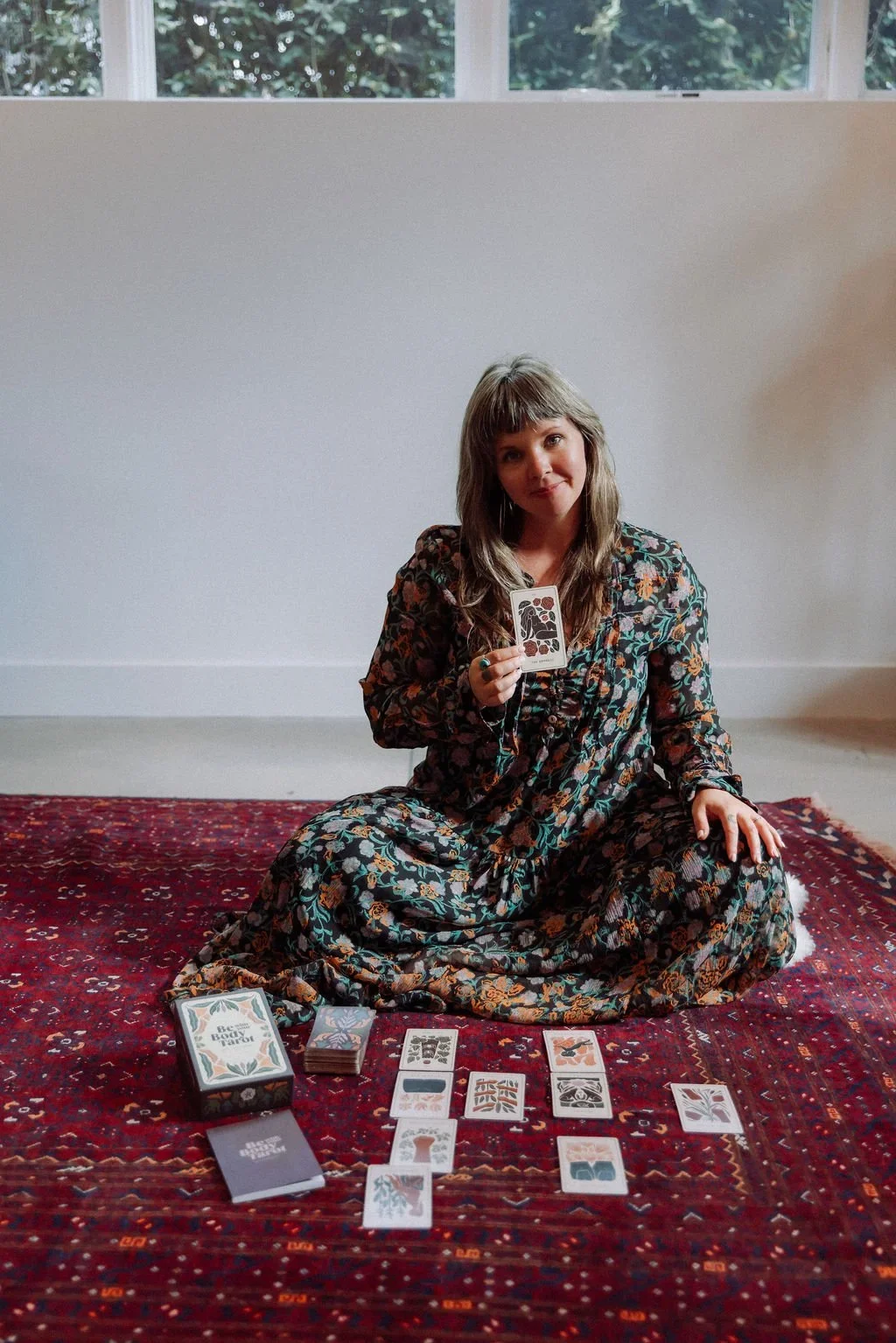 Sarah Jane Chapman working with tarot cards in Nashville