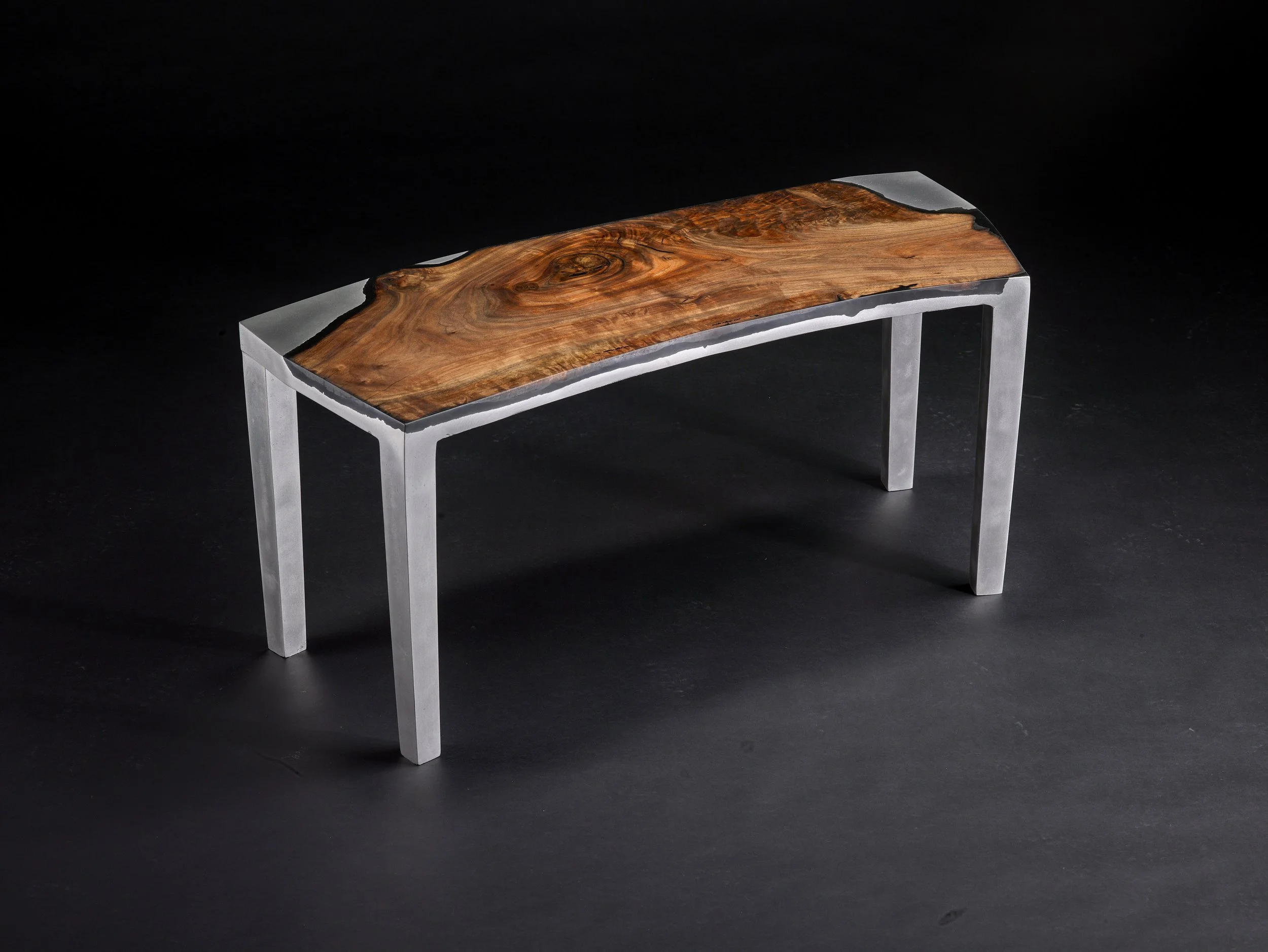 BW_Bench_front_06_main_fpooo (1).jpg