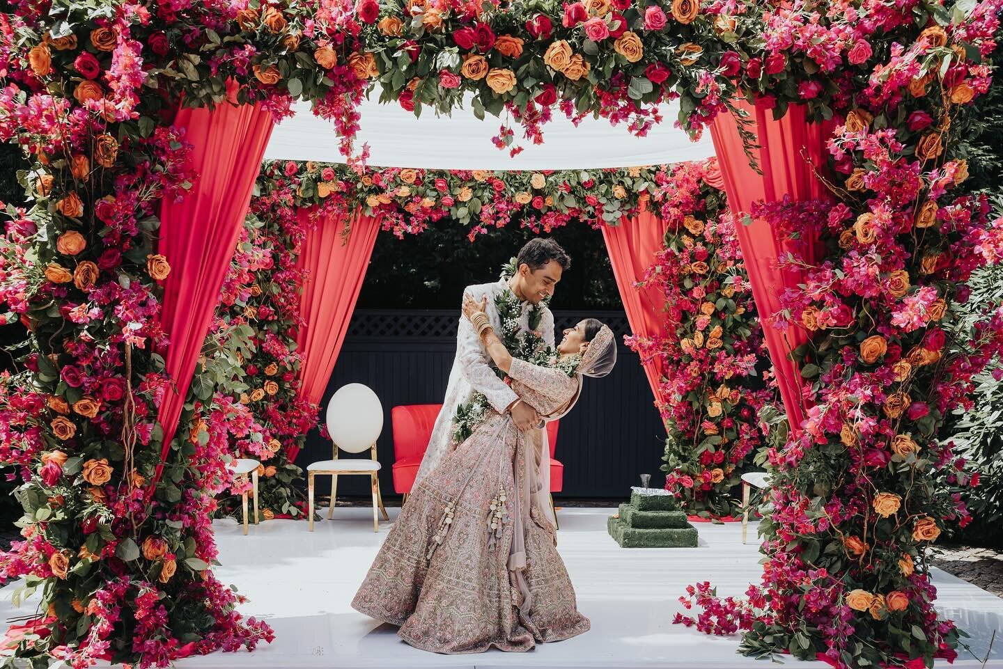 A beautiful union blooming in the gardens 🌺🌼🌸

📷 : @ptaufiqphotography 

#wedding #indianwedding #dreamwedding #outdoorwedding #indianweddingdecor #shaadi #india #indianbridetobe #indianweddingstyle #indianbridalfashion #reelsindia #bridal #brida