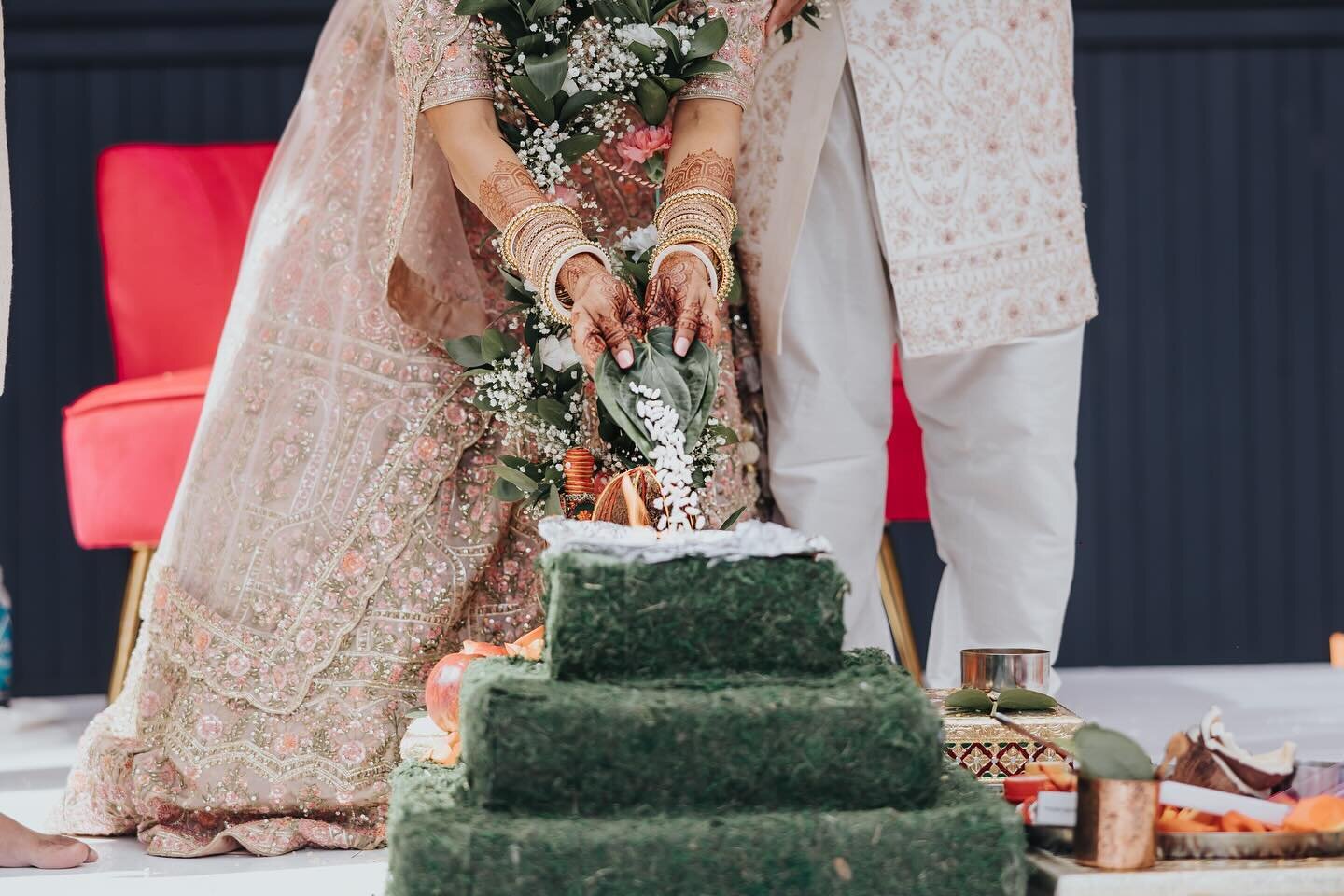 No detail shall be left behind 🍃

#decorinspo #indianwedding #weddinginspo #weddingdecor #indianwedding #indianweddings #indianfood #indianfashion #india #trending #ambani #garden #outdoorwedding #oufdoors #florals #inspo #bridallook