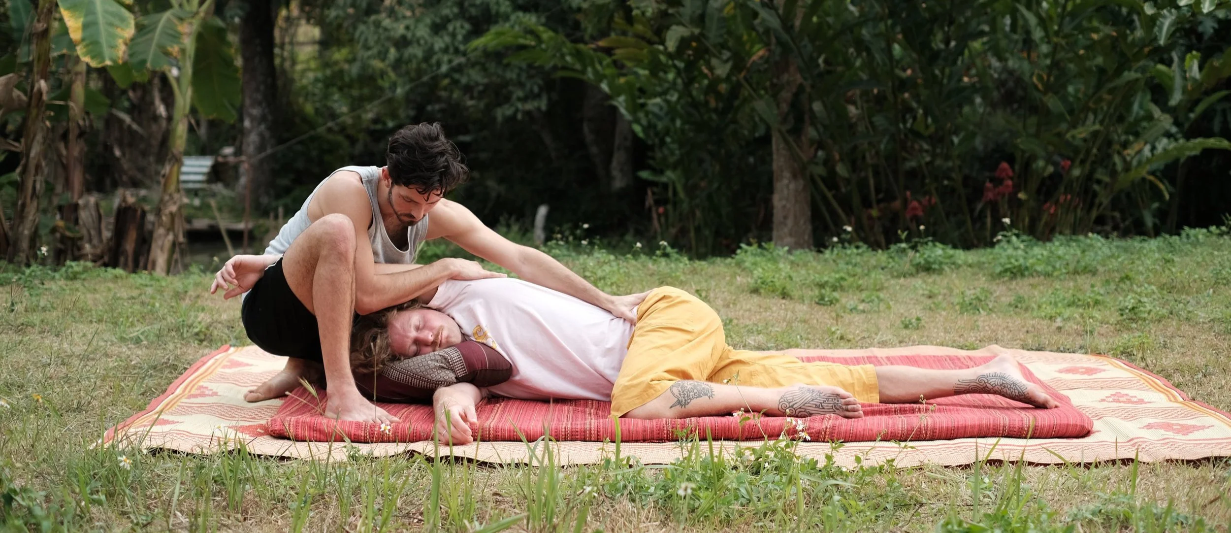 Massage Ostéothaï avec des étirements doux