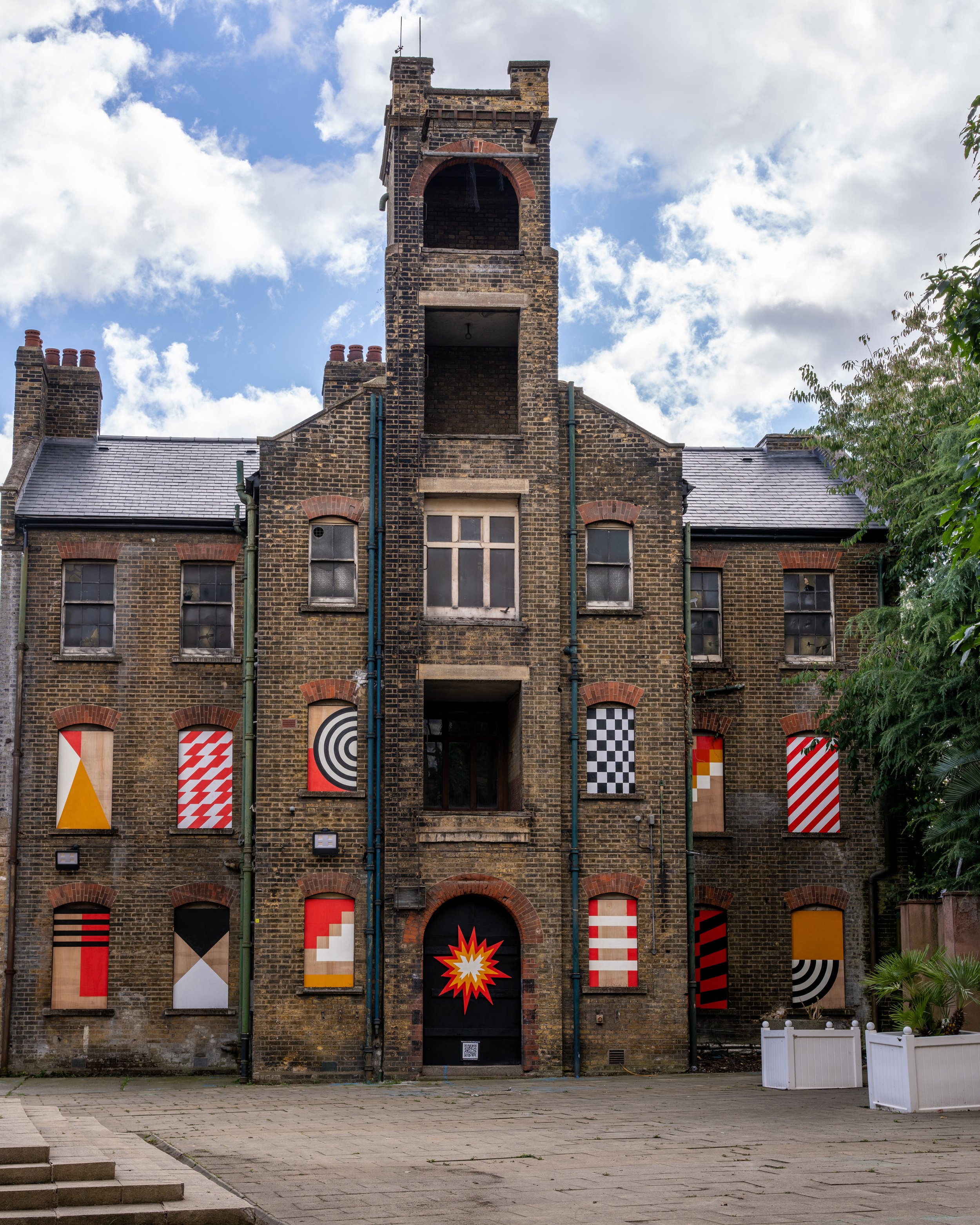 ANDY MAC MANUS - WINDOW INSTALLATION