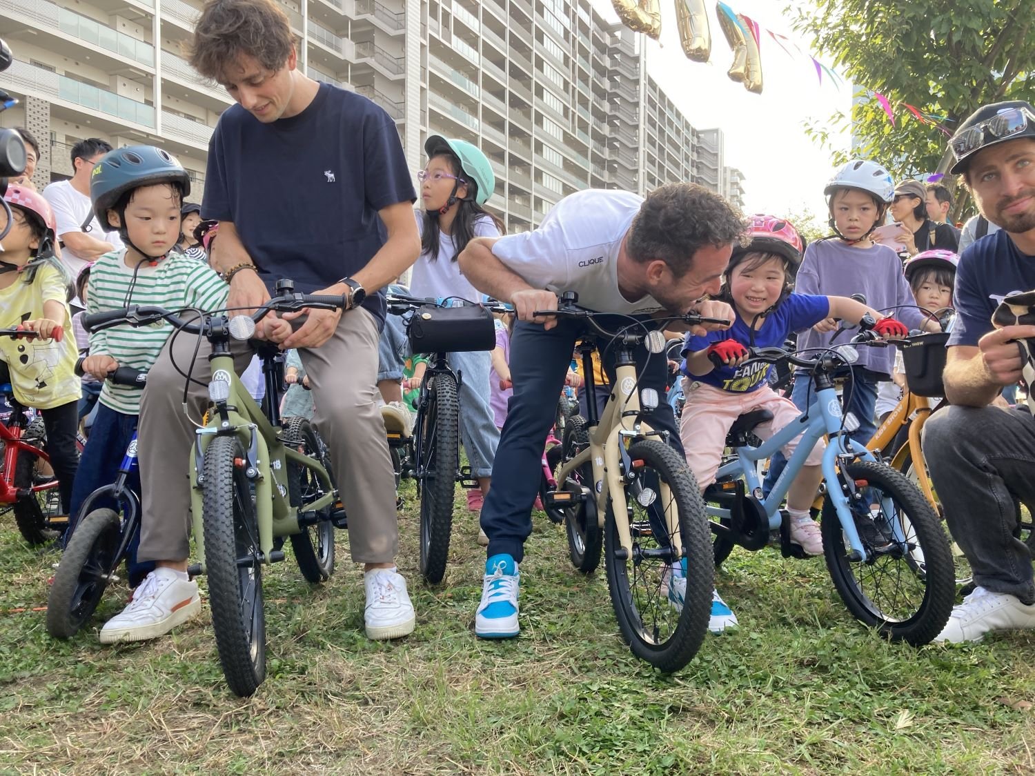 海外有名選手とYAMANEKO BIKE_データ軽.jpg