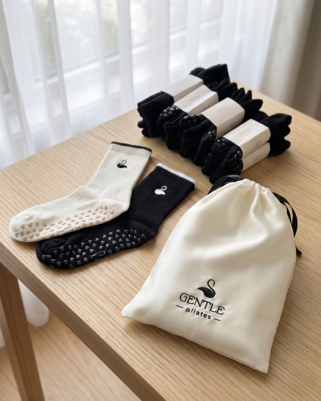 Linea Contrast Crew Grip Socks Bundle (Black + Ivory)
