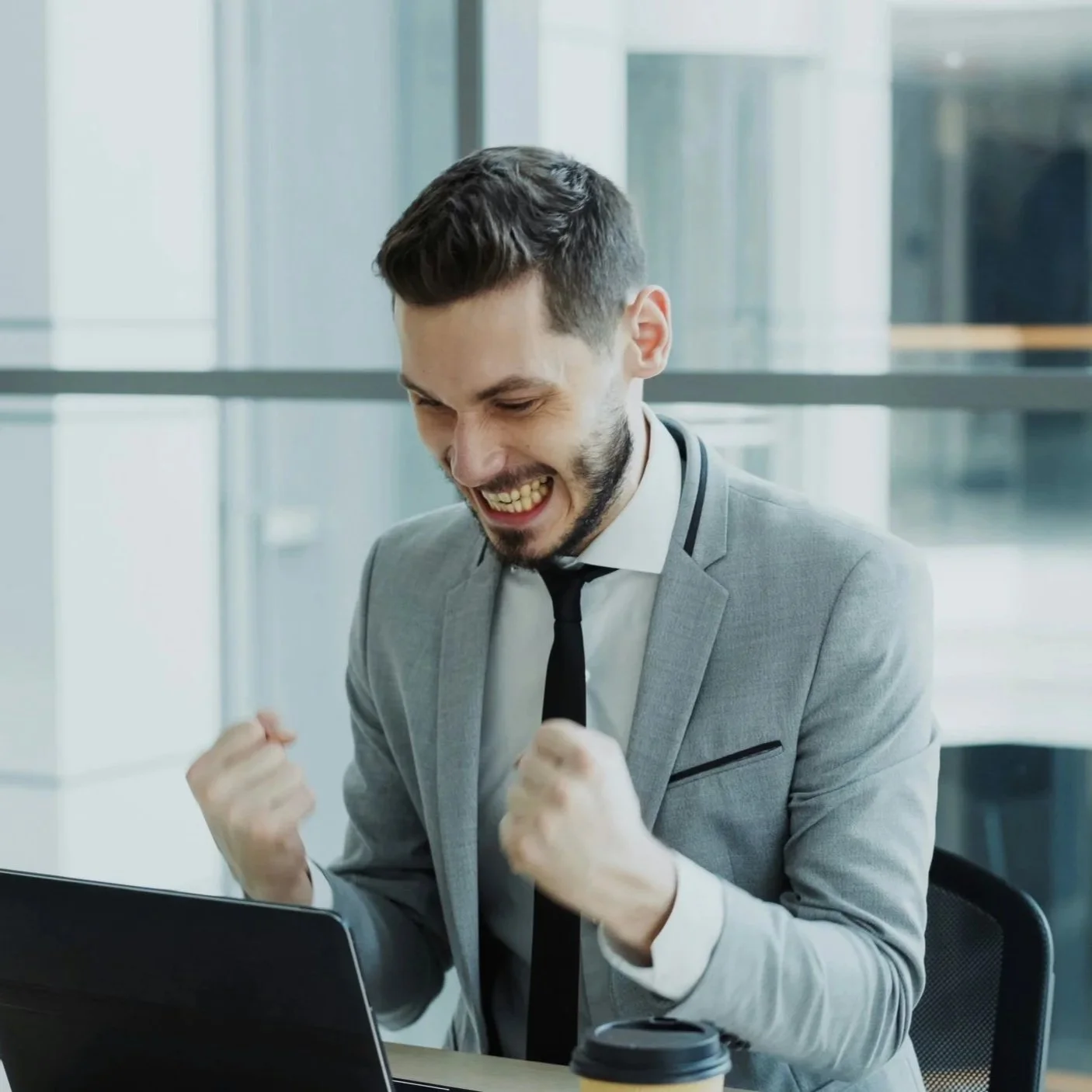 Coaching und Körperarbeit Berlin — Begleitung für emotionale Regulation und chronische Erschöpfung, Felix Künneke