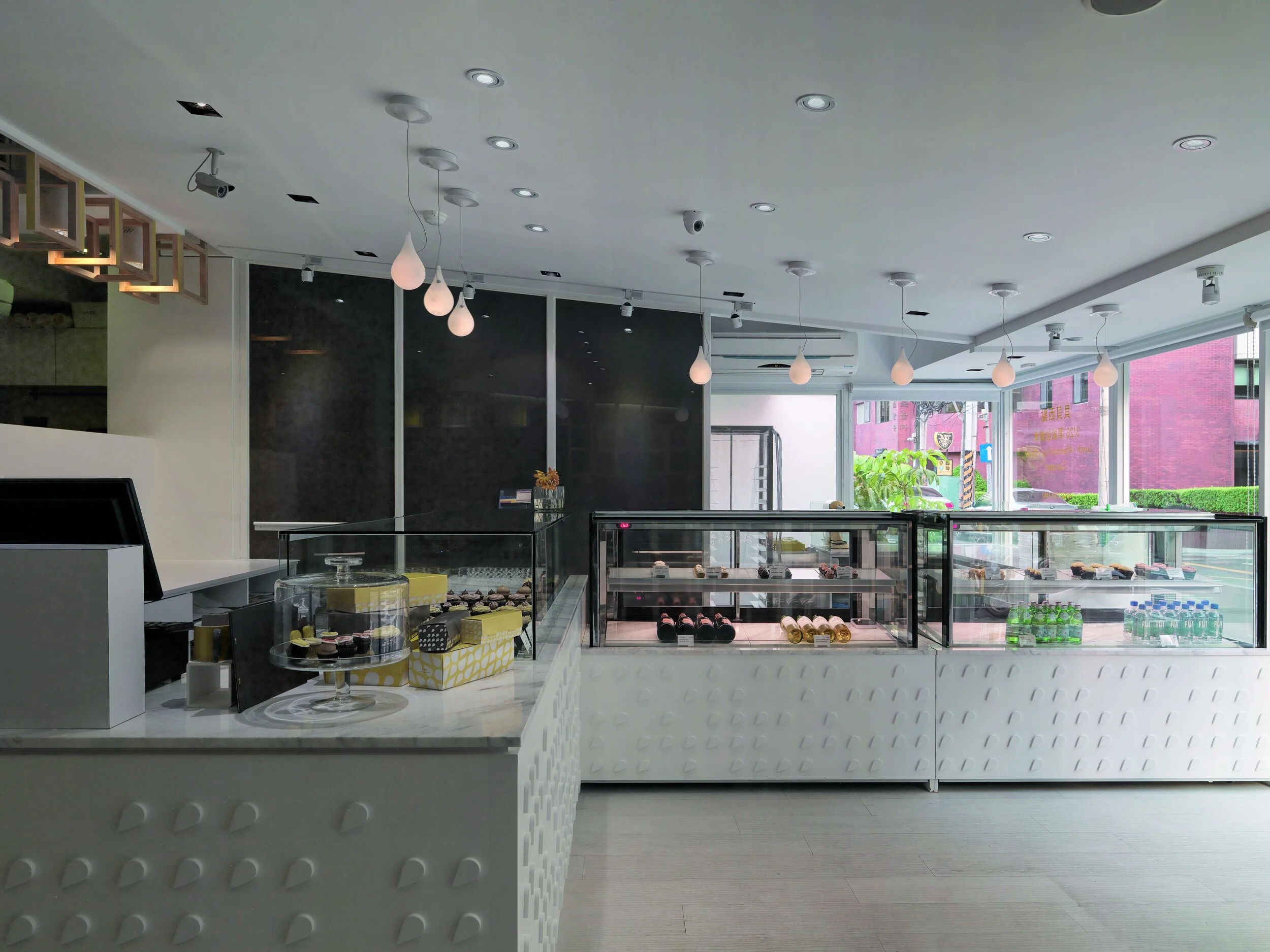 JCA_Les Bebes Cafe&Bar_005.jpg