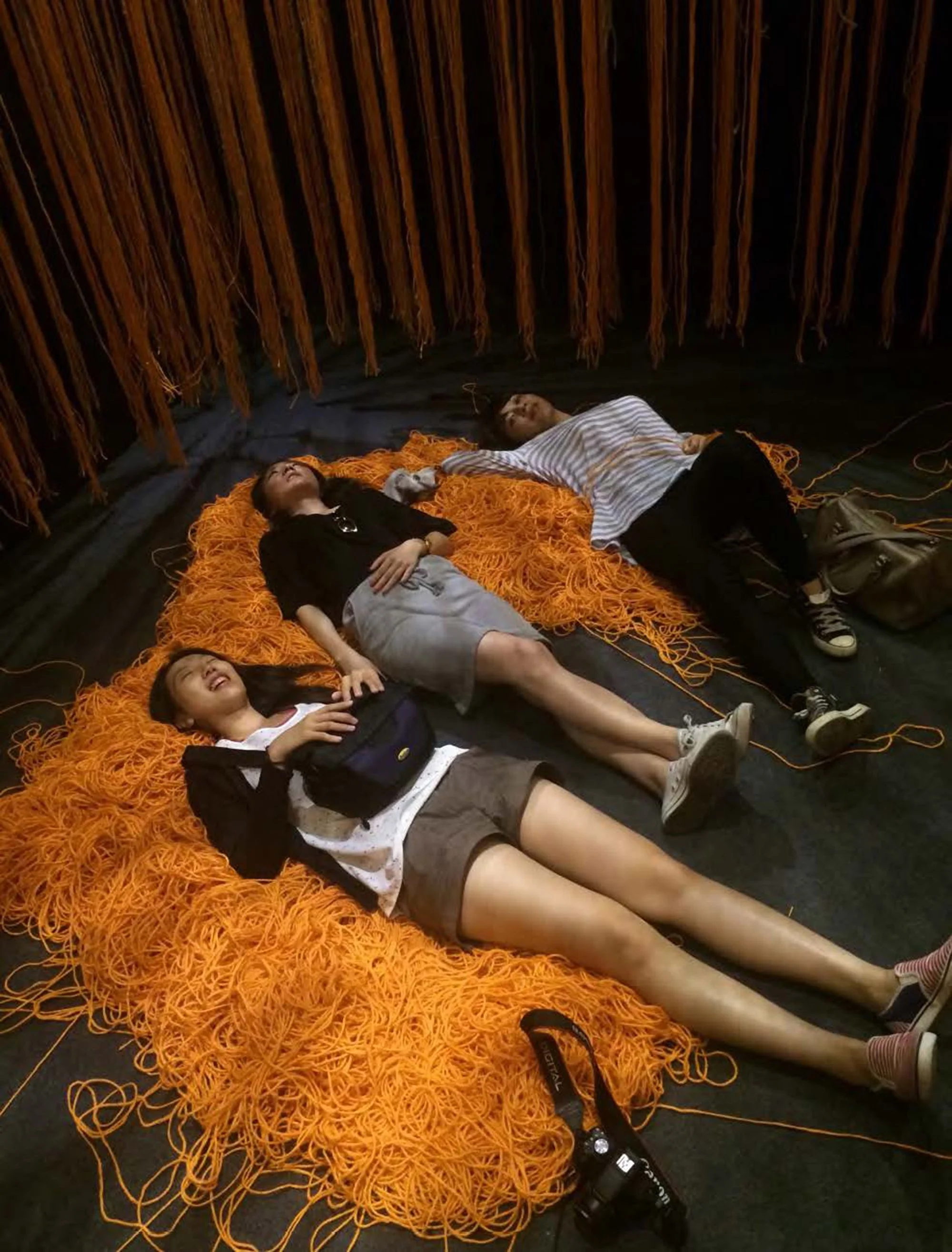 JCA_cut space_3girls(en).jpg