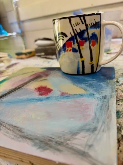 The Kandinsky Incident. Or the Mug posing as Muse.