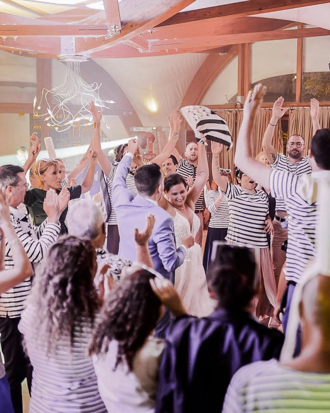 Nos mari&eacute;s parlent mieux que nous 🤍

L&eacute;a et Maxime nous ont fait confiance pour l&rsquo;animation de leur mariage en juin 2024. 

Et leur retour r&eacute;sume tout ce pour quoi on travaille chaque jour.

Une dancefloor qui ne s&rsquo;e