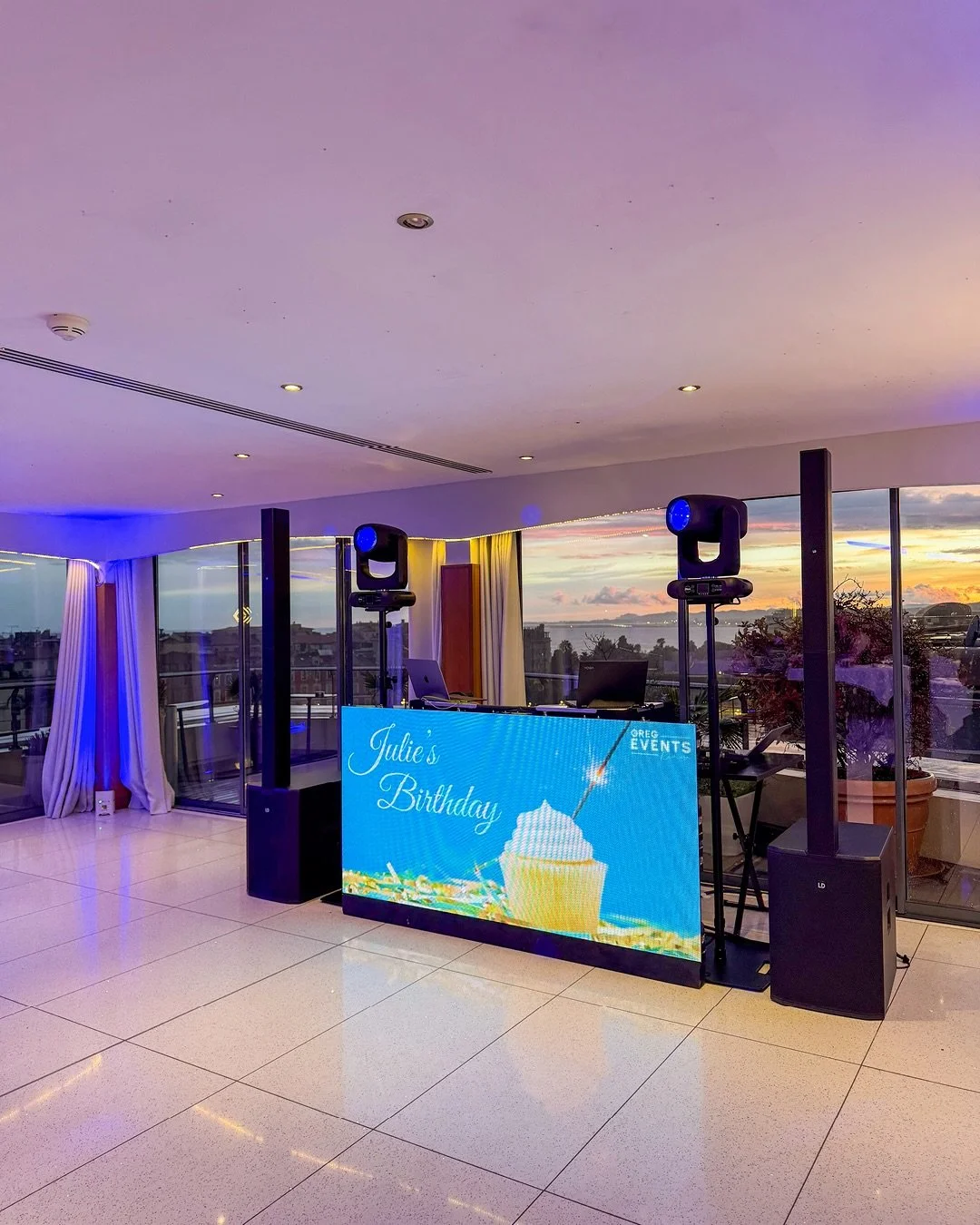 20 ans, &ccedil;a se f&ecirc;te comme il se doit 🎉

Quand un papa nous contacte pour organiser la soir&eacute;e d&rsquo;anniversaire de sa fille &agrave; l&rsquo;@hotelastonlascalanice, on sait d&rsquo;embl&eacute;e que l&rsquo;&eacute;motion sera a