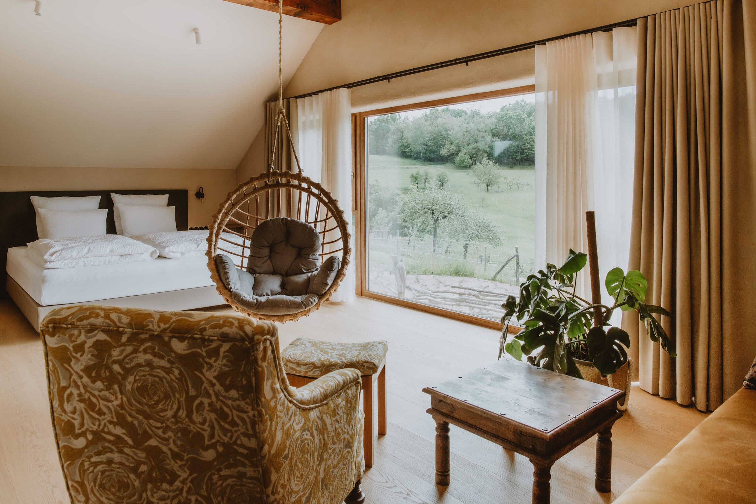 Monstera Estate Premium double room photo Sonja Ravbar.jpeg