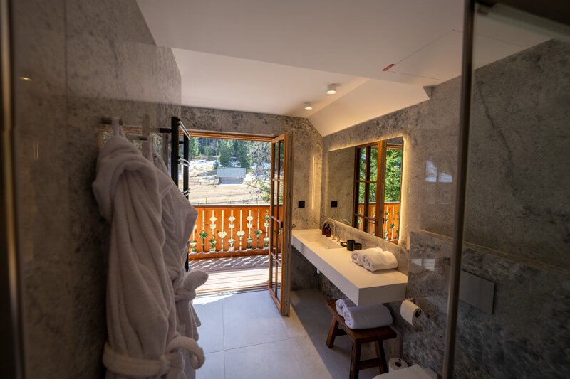 Suite 4-2.jpg