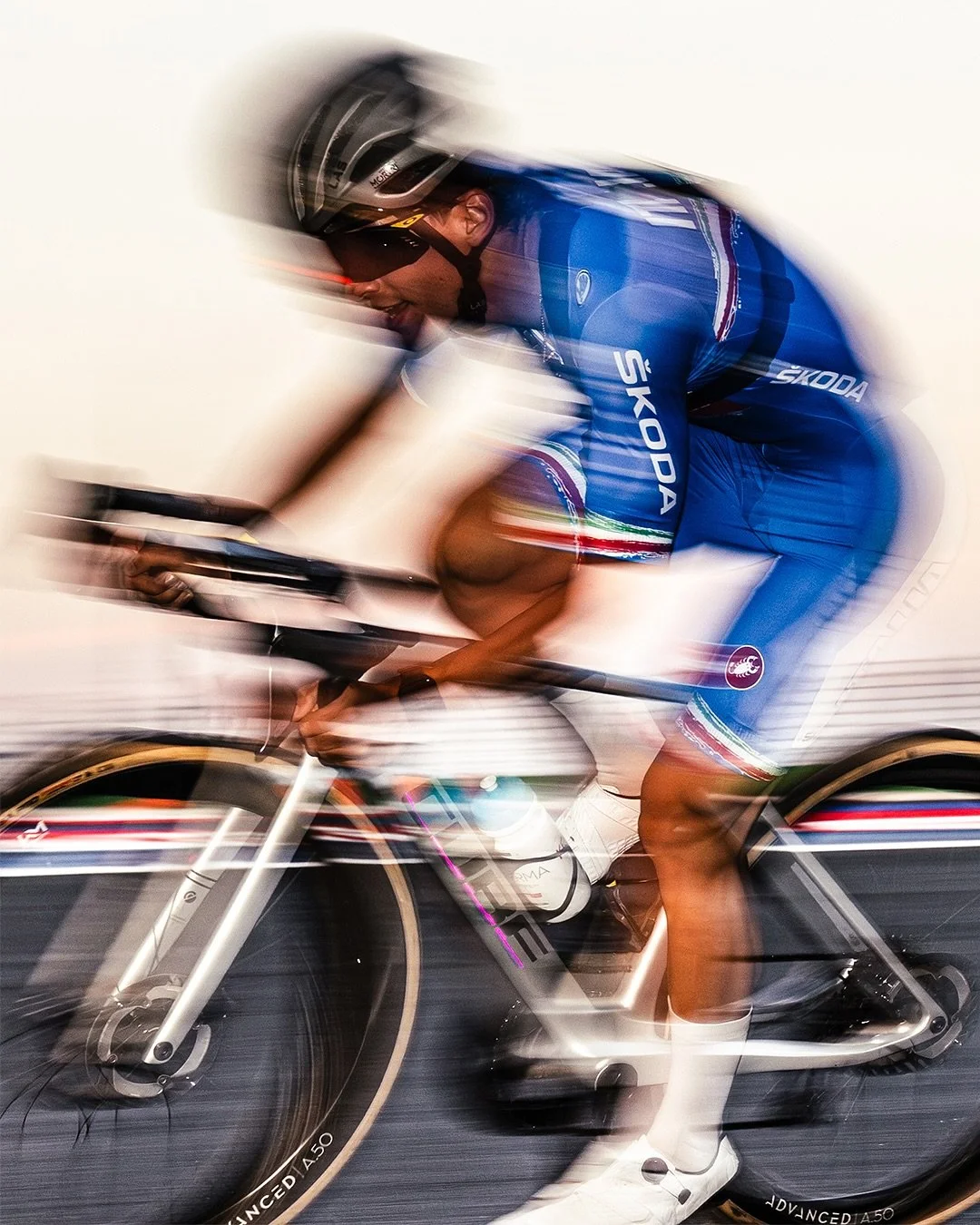 Having good time at Italian Bike Festival 

🤝 @matteocicerone / @mirrormedia.art