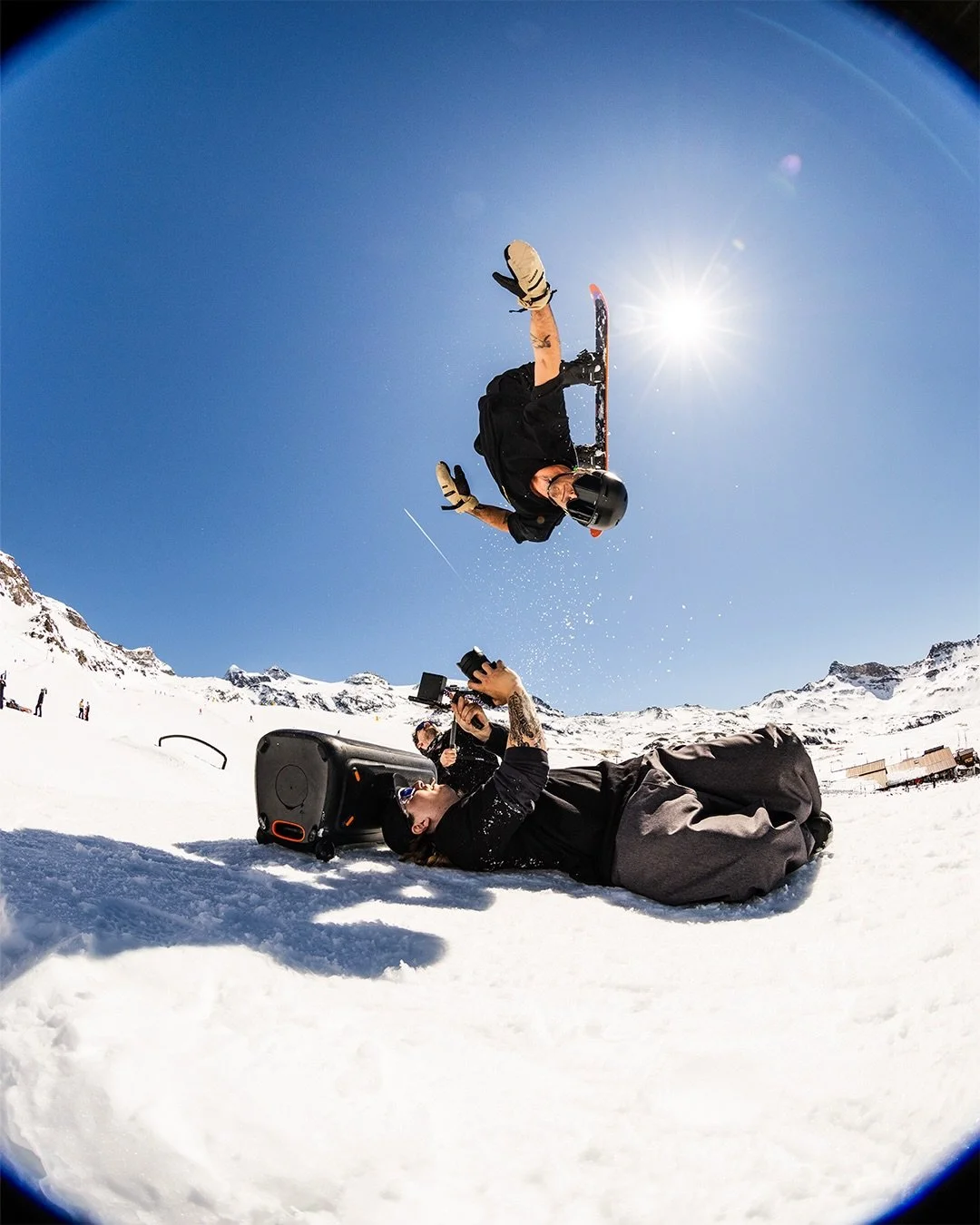 Spring vibes in @snowpark_cervinia 🌴