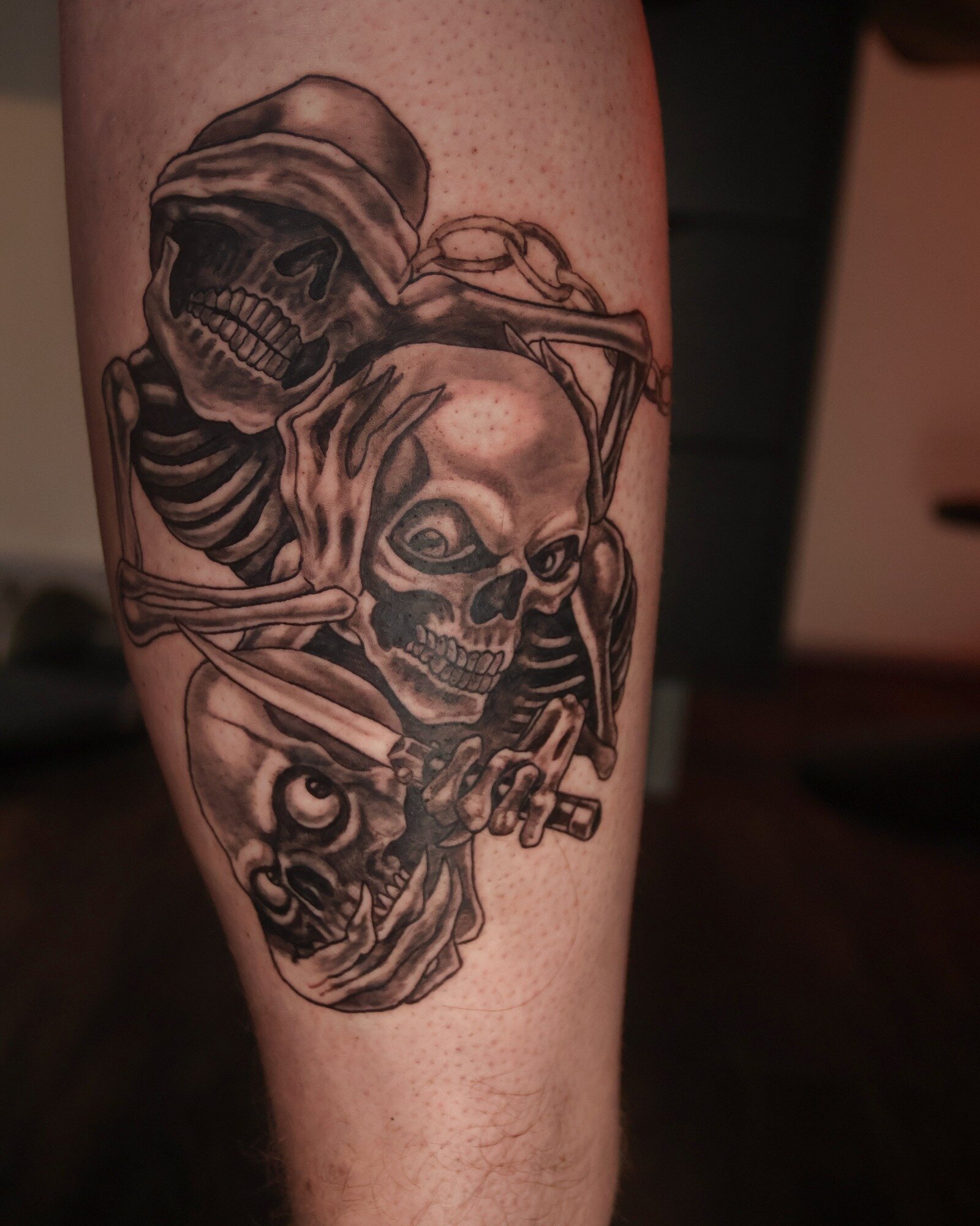 Look at this! It's like the classic 'hear no evil, see no evil, speak no evil' started a rock band. Every time you show off these mischievous skulls, you're silently saying, 'My skin, my rules.' Ready to compose your skin's next hit in ink? 

*My wor