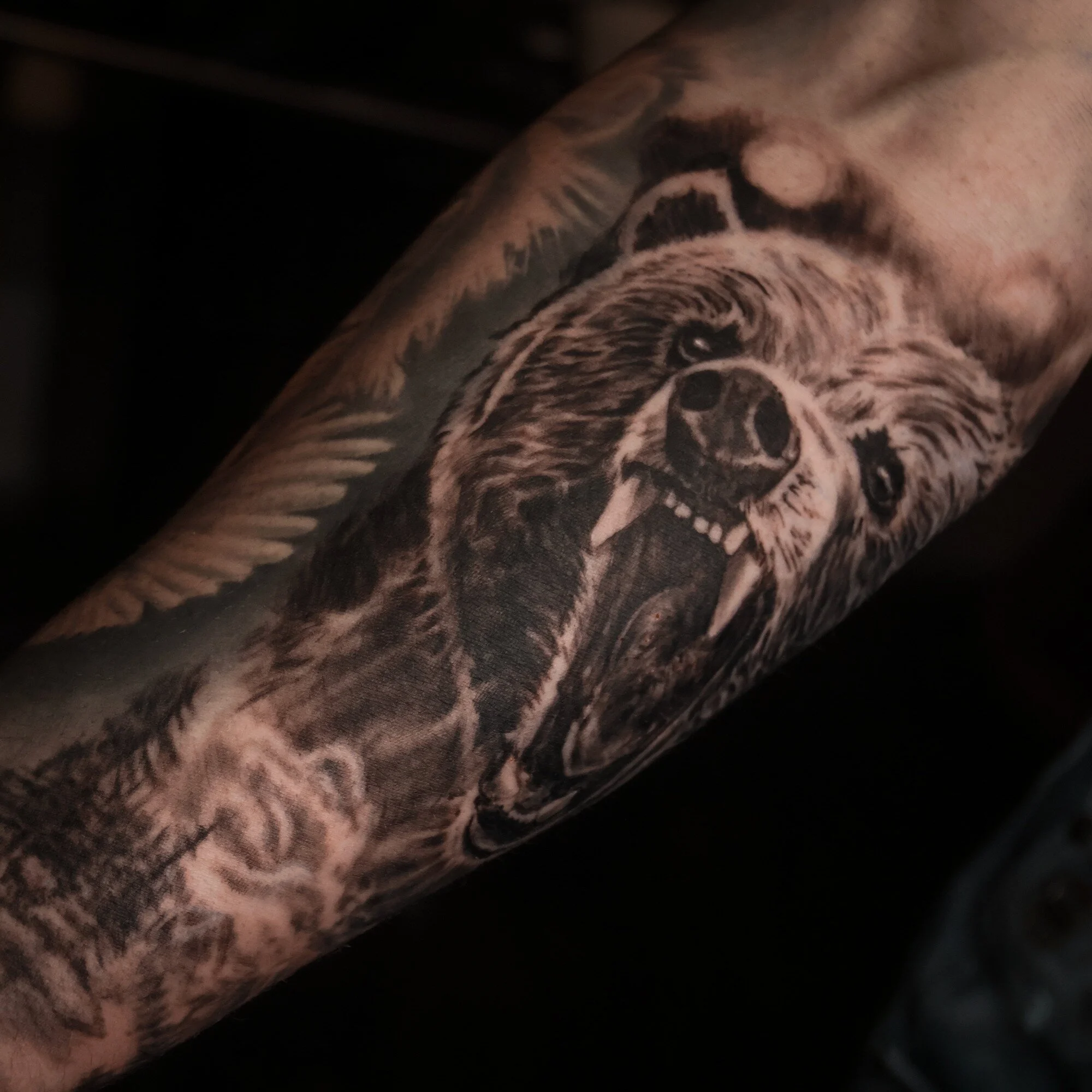 On the canvas of the skin, the wilderness springs to life. This piece is the embodiment of power and adrenaline, captured in ink. Are you ready to immortalize your inner strength? 💪🐻

#beartattoo #blackandgreytattoo #tattooalmere #wildlifetattoo