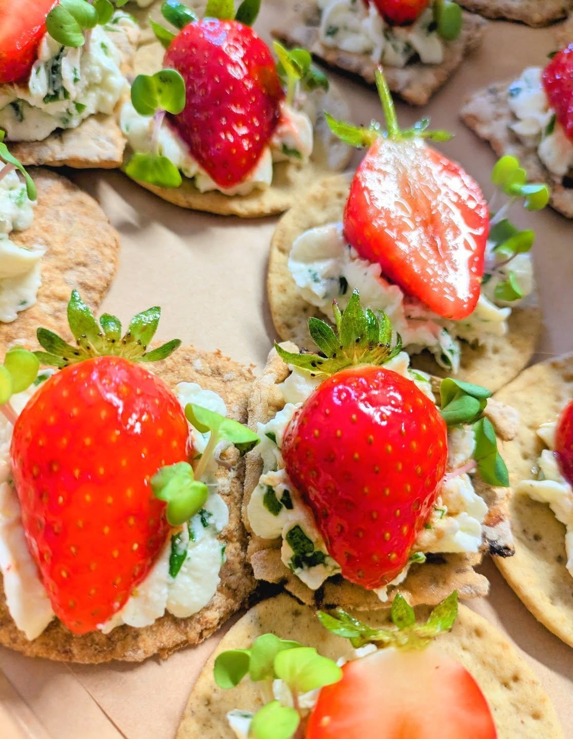 Waste2Taste canap&eacute;s: made with high quality surplus ingredients and good for the community!

Today in our kitchen we are making canap&eacute; for an evening event, like these crostini with a parsley and feta cheese cream, topped with fresh str