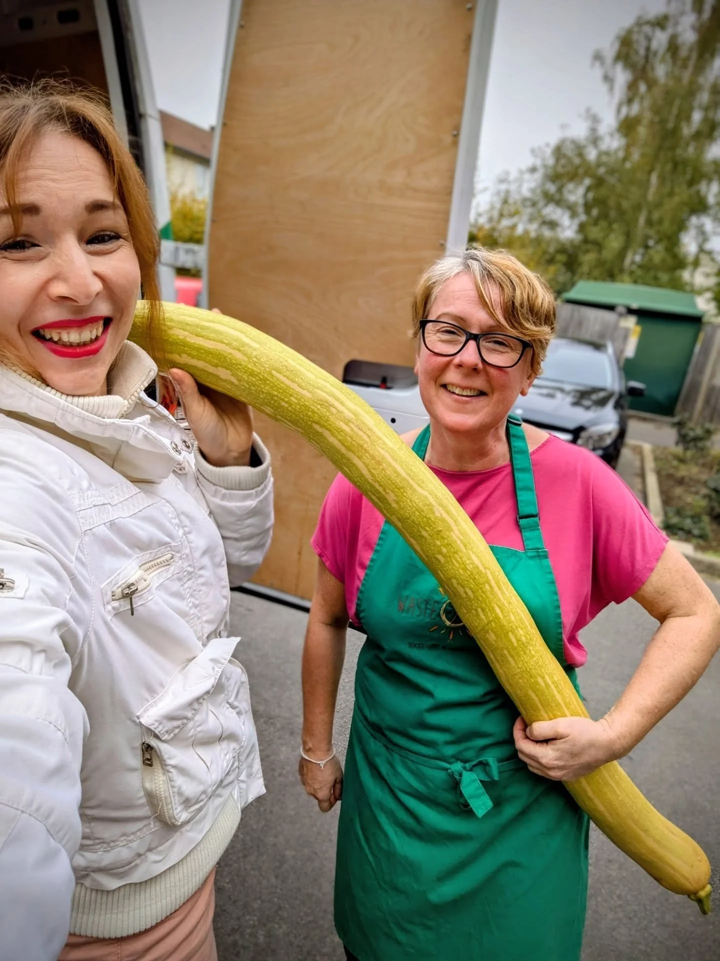 Oh my Gourd!! 😲😱 Interesting delivery today at Waste2Taste from our friend at the Food Hub 😂

In our many years of collaborating with them, the Food Hub delivered a fair amount of food items that we had never seen before (kiwi berries anyone?) but