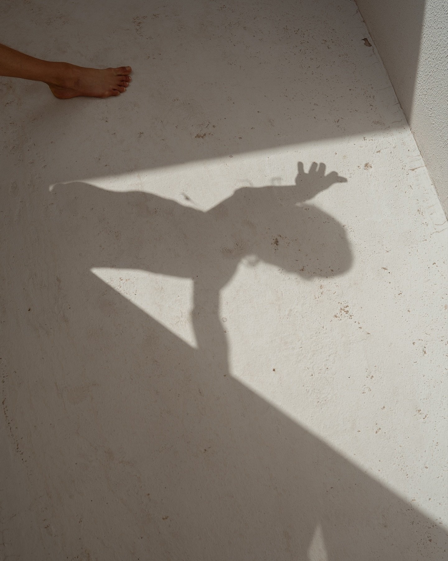 Real talk ❤️&zwj;🔥

Pilates isn&rsquo;t about picture-perfect poses or matching sets &mdash; it&rsquo;s about presence. 
Those flawless feeds and matching sets? Sure, I love a cute outfit as much as the next person, but let&rsquo;s not get it twiste