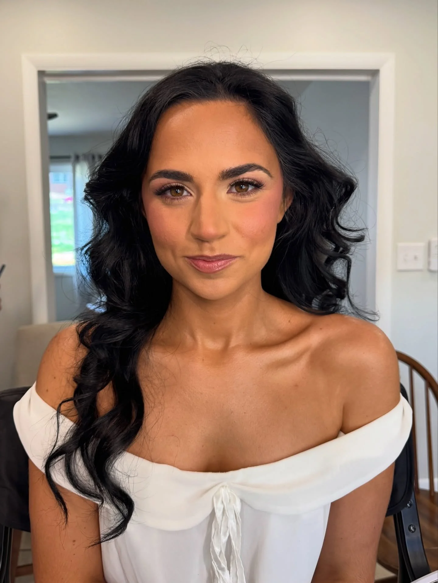 The most stunning and sweetest bride from yesterday! There is just something so special about a small, intimate Sunday wedding! Cannot wait to see more photos from Autumn&rsquo;s wedding day! 

#spraytan #bridalmakeup #scmakeupartist #bridalmakeup #m