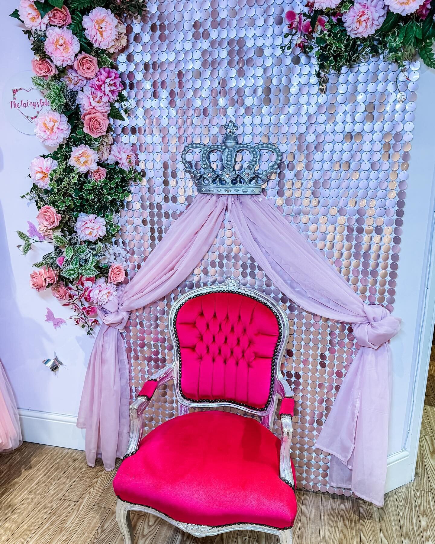 Our new feature wall upstairs in @the_littleprincess_shop is ready to use for our gold princess makeovers. In this individual makeover package your little princess will have some photos taken at the end of the session and can choose a photo to take h