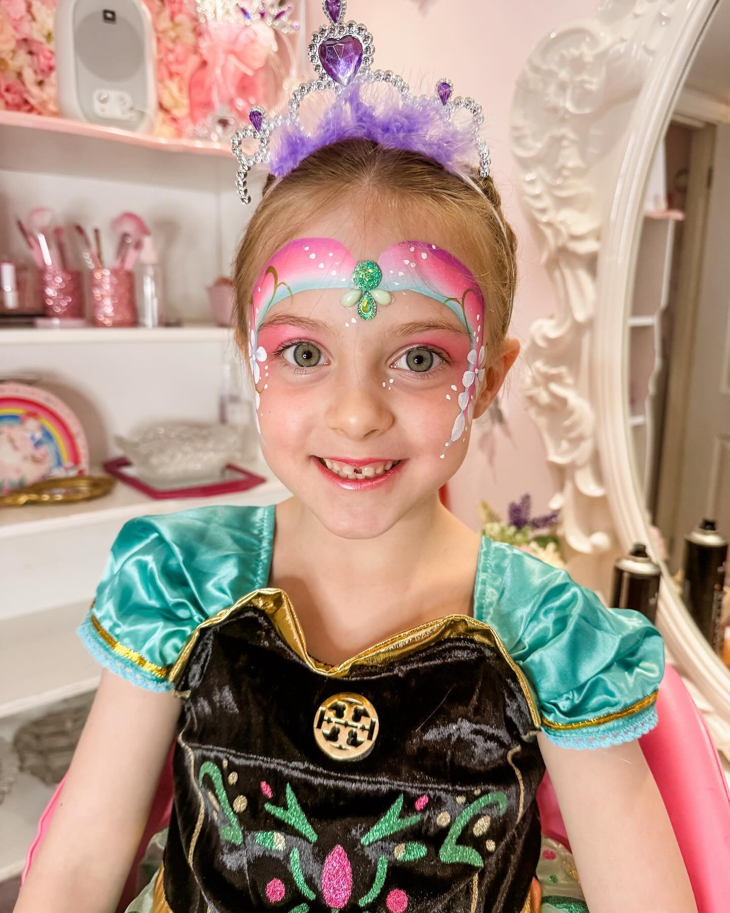 Happy birthday to this little princess who visited us yesterday for an individual princess makeover. This includes hair styling with a tiara, manicure, glitter tattoo and face painting or makeup 👑

https://www.thefairystale.co.uk/magical-makeovers-m