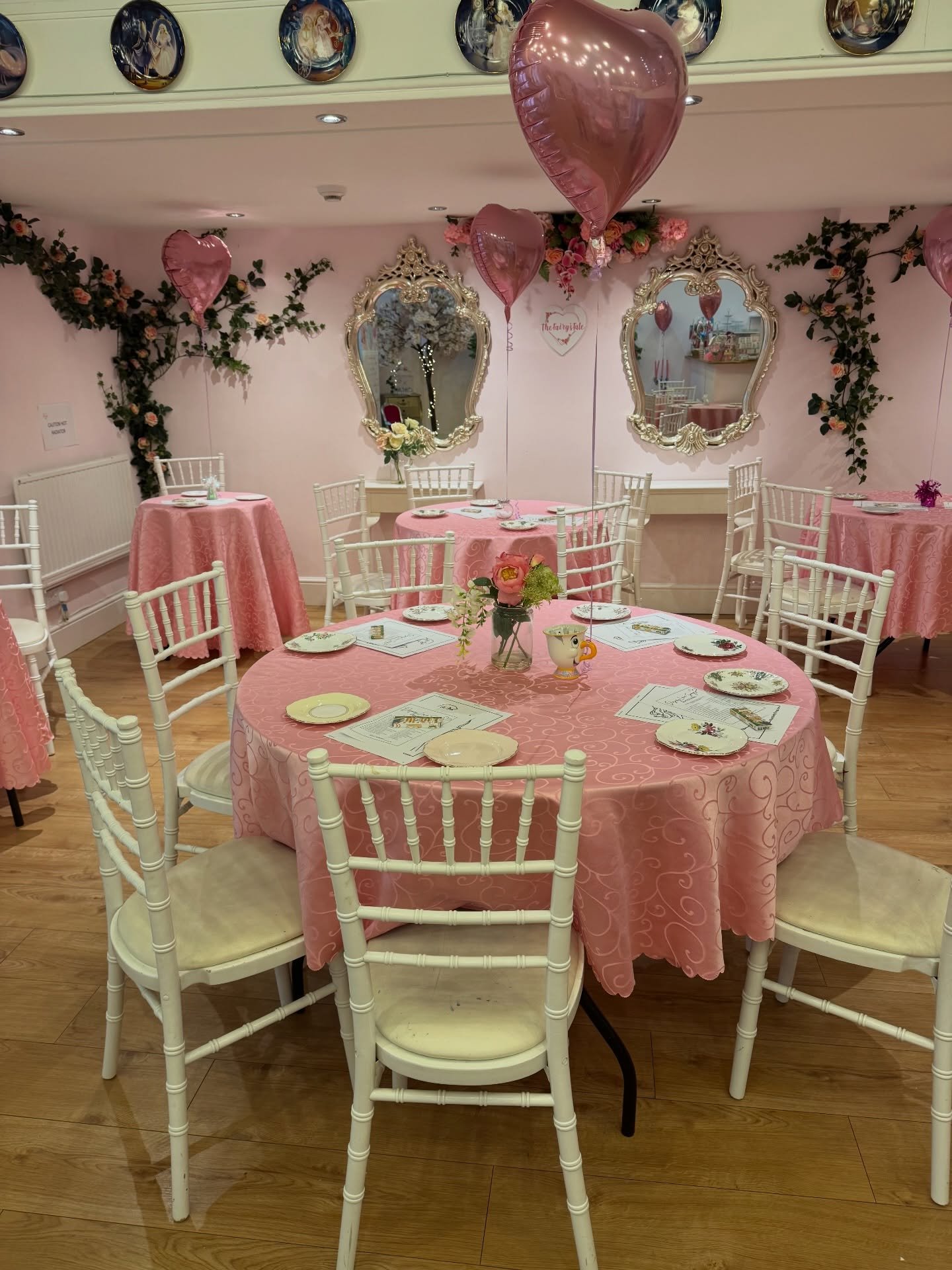 🩷Valentines Day Afternoon Tea🩷

Bring your little loves for a princess and prince themed afternoon tea this Valentine&rsquo;s Day 💝 

The sessions include pampering, games, dancing and singing with Sleeping Beauty, Rapunzel &amp; Flynn Rider. &pou