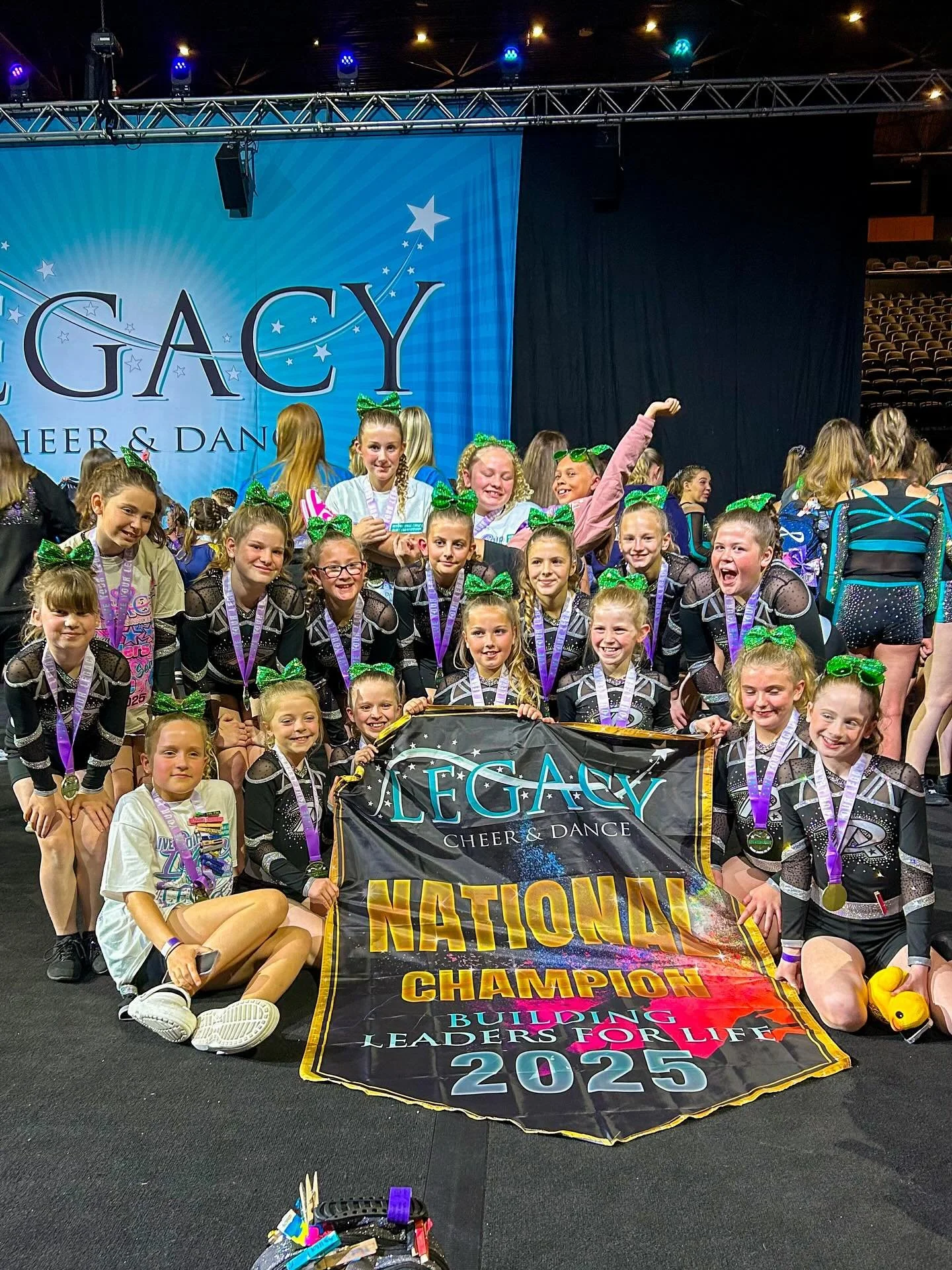 Throwback Thursday to when Emeralds became the first national champions of the program, we can’t wait to uphold their legacy💚
📧Any enquiries email us at cheercoach@artemis-studios.co.uk
#cheerleading #winners #bracknellcheer #season2 #natio