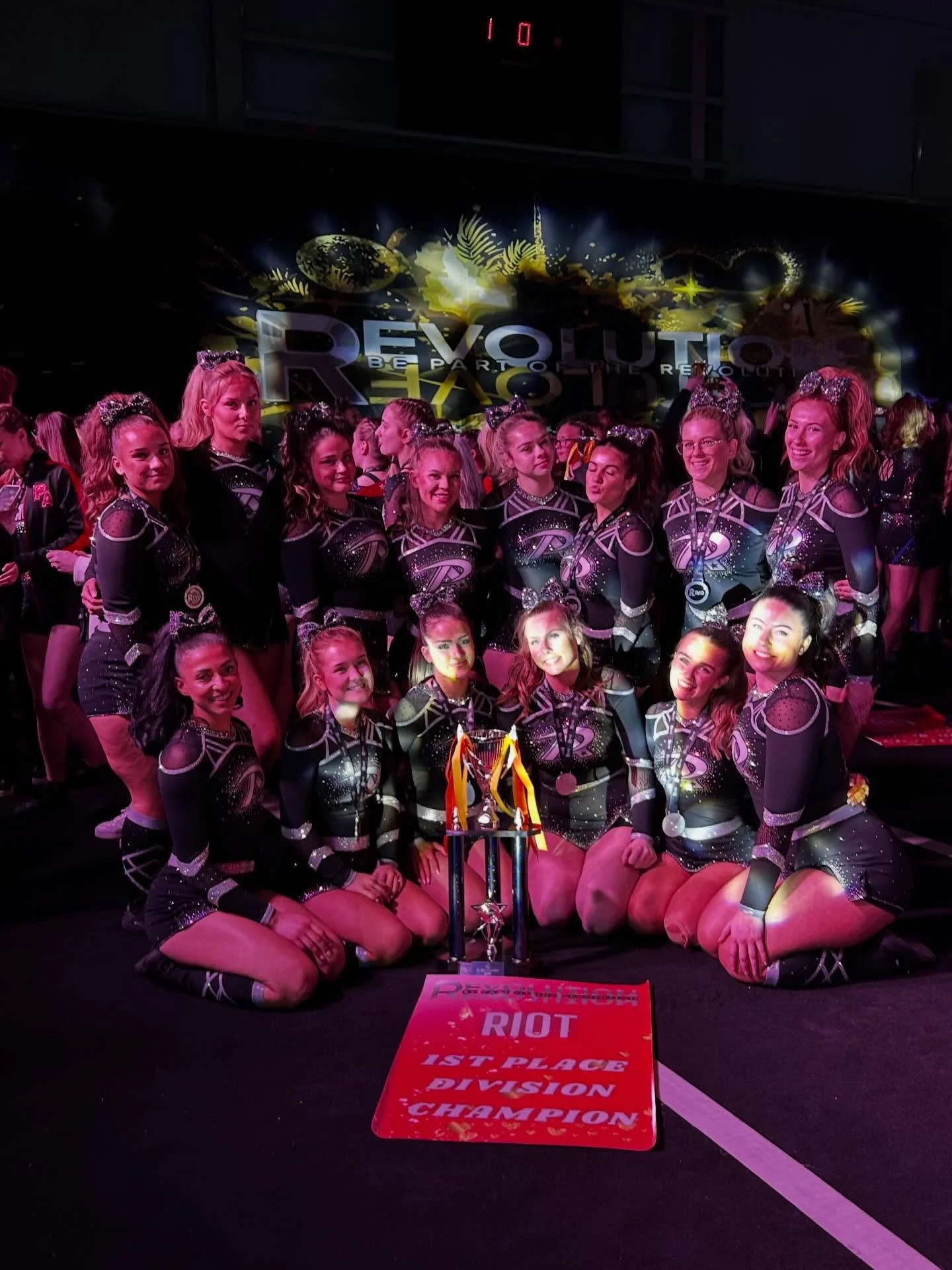 1st place for our girls of onyx 

#cheerleading #winner #cheerleadingcompetition #bracknellcheer #cheerleadingteam