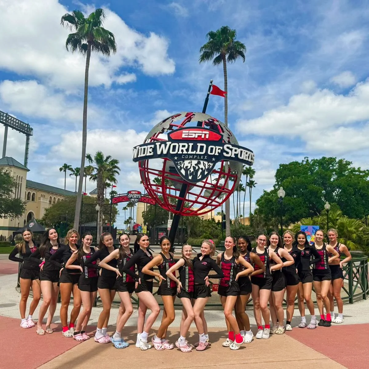 Throwback to our girls in Florida🇺🇸🩷

#cheerleading #bracknellcheer #cheerleadingteam #cheerleadersofinstagram #cheerleadingcompetition