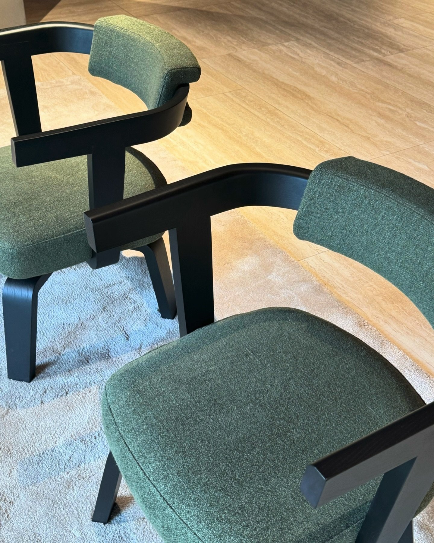 Beautiful range of chairs in @molteniandc showroom 👌🏻