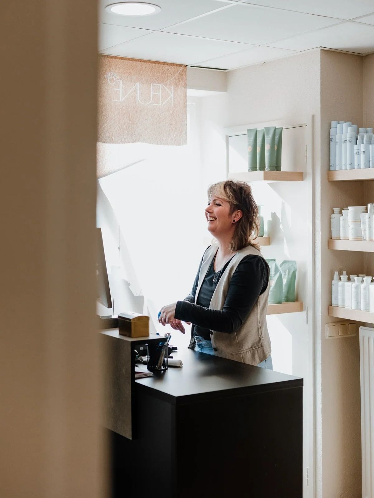 Na een jaar lang hard werken hebben wij deze week een weekje vakantie met het hele team. De salon is daarom vanaf vandaag t/m zaterdag 2 augustus gesloten. Fijne zomer allemaal en tot snel! ☀️🌻🧡