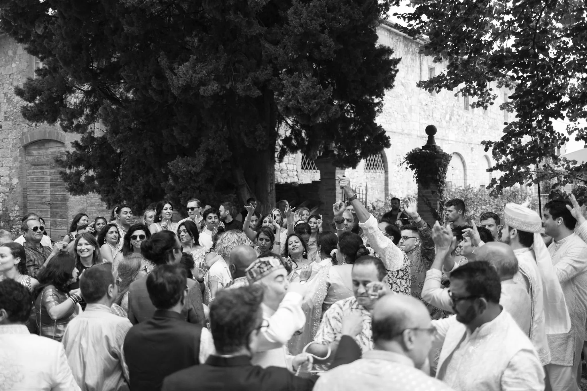wedding-photographer-tuscany-indian-wedding-juliaandgil92101510.jpg