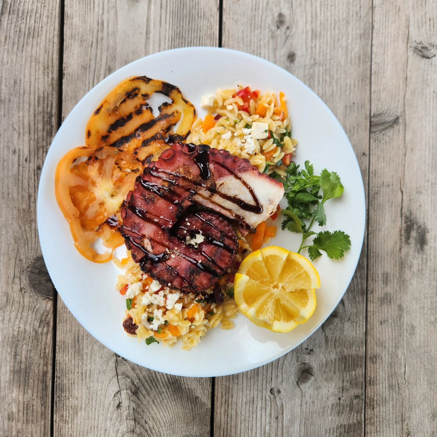 Grilled Octopus Leg with Greek Orzo Salad &amp; Balsamic Reduction

#octopus🐙 #grilledoctopus #octopussalad #seafoodplatter #seafoodheaven #seafoodpasta #seafoodlove #mississaugaeats #portcredit #mississaugafood #etobicokeeats #etobicokefood