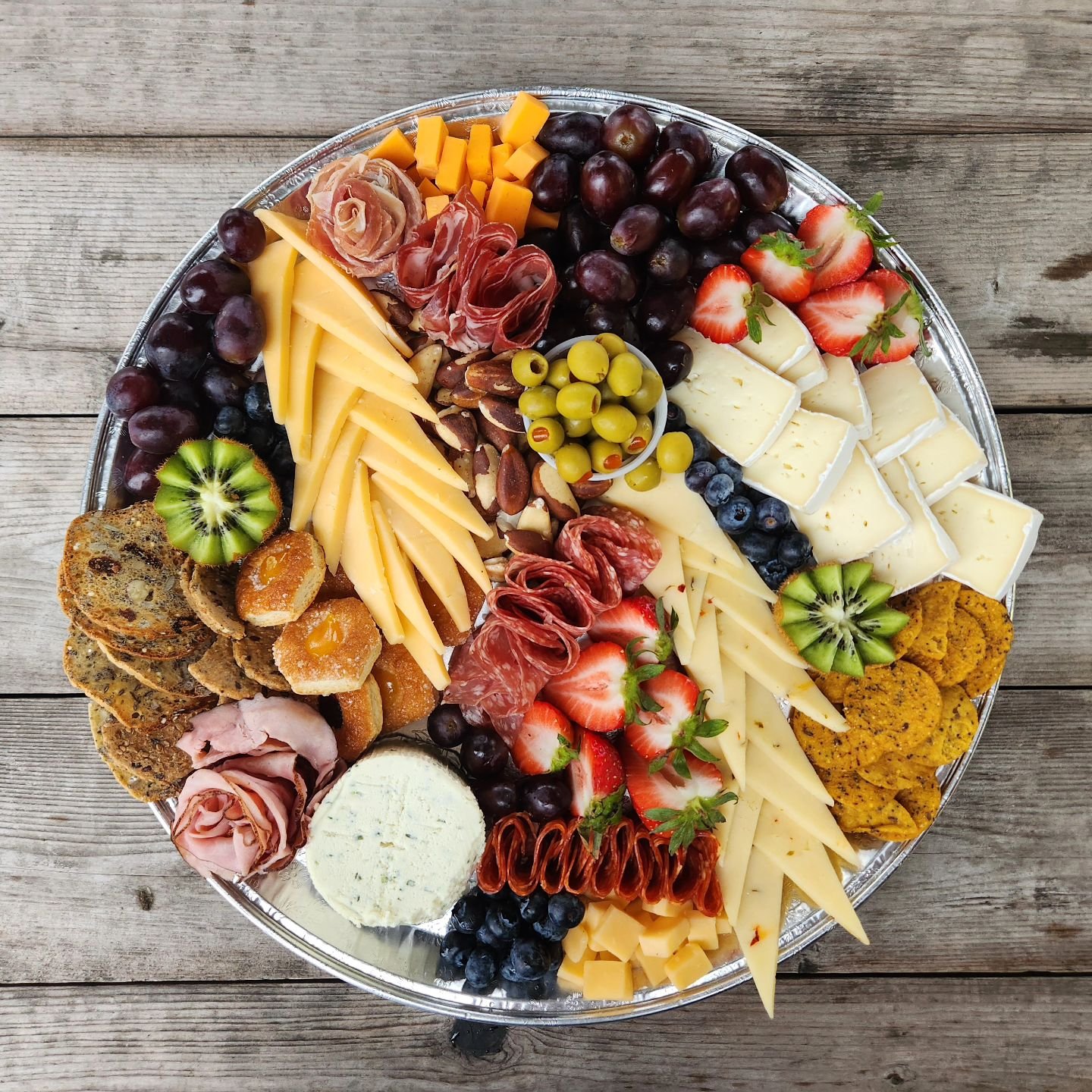 Charcuterie Boards for CATERINGS

#cateringservices #cateringevent #corporatecatering #corporatelunch #breakfastcatering #fingerfoods #fingerfoodcatering #mississaugafood #mississaugaeats #Mississauga #etobicokefood #etobicokeeats