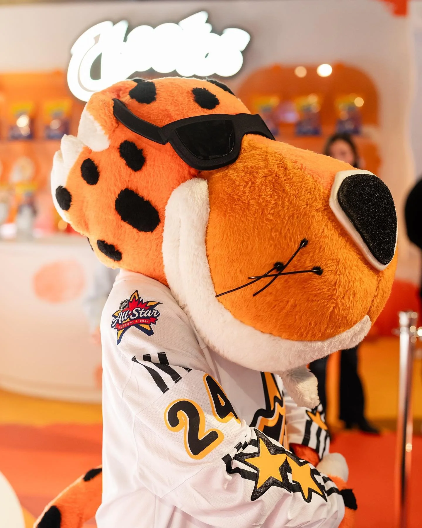 The Top Cheetle Award Goes To... 🏆 

Had the privilege celebrating these amazing moments with amazing NHL All-Stars &amp; Chester Cheetah! 🌟🧀 

#UptownMedia #EventPhotographer #NHL #Toronto #TopCheetleAward #Cheetos #CheetosPhotoshoot #ChesterChee